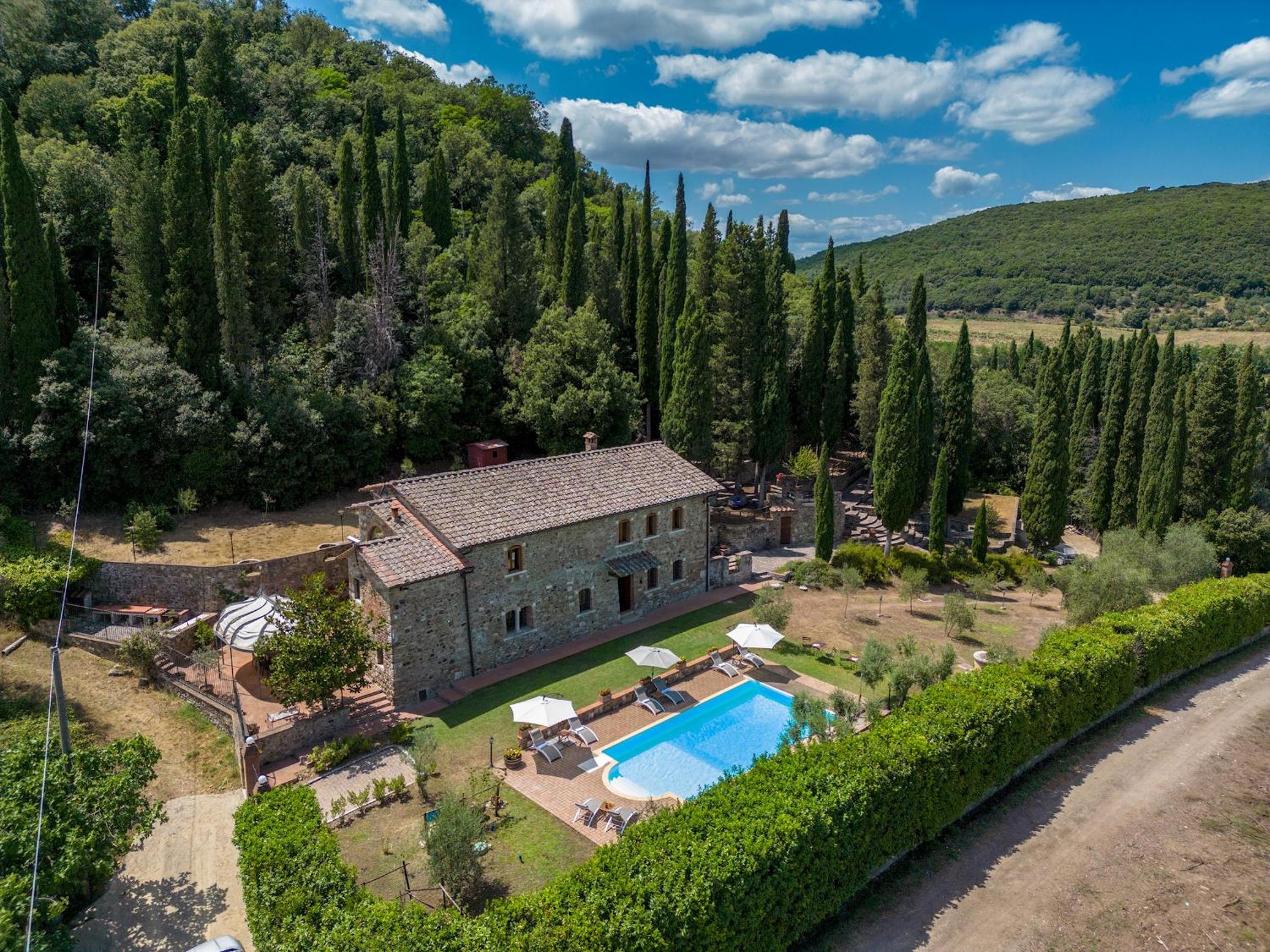 PODERE MONTIONI 6&2, Emma Villas