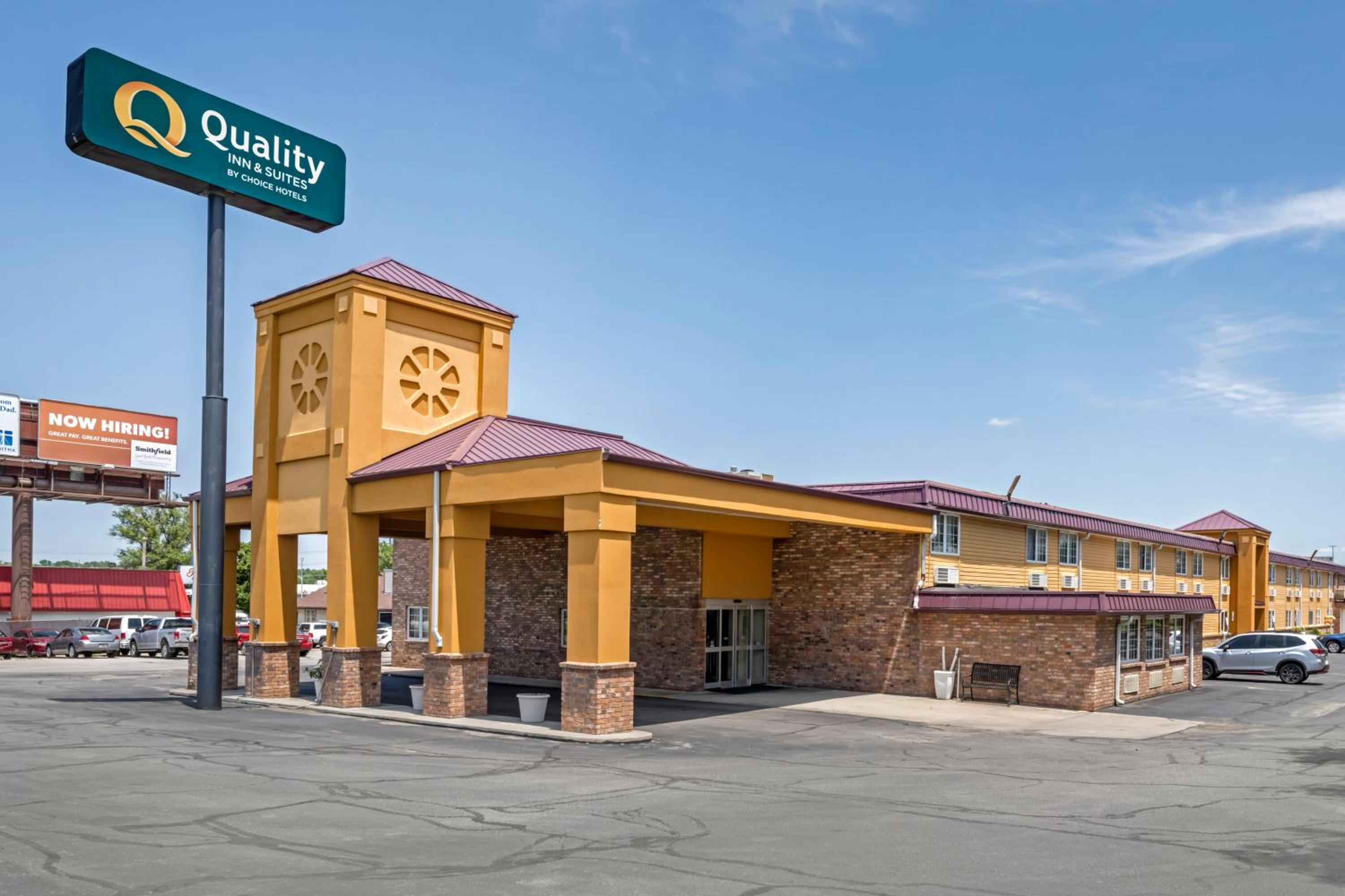Hotel Quality Inn & Suites Lincoln South - Image 1