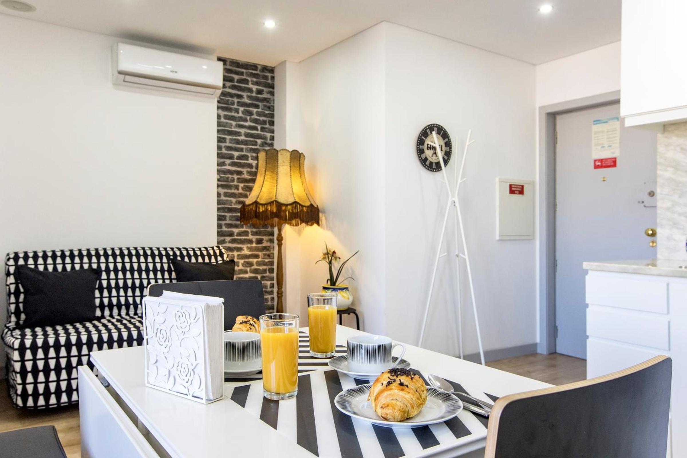 1BR Flat in Trindade w/ AC by metro station view 2