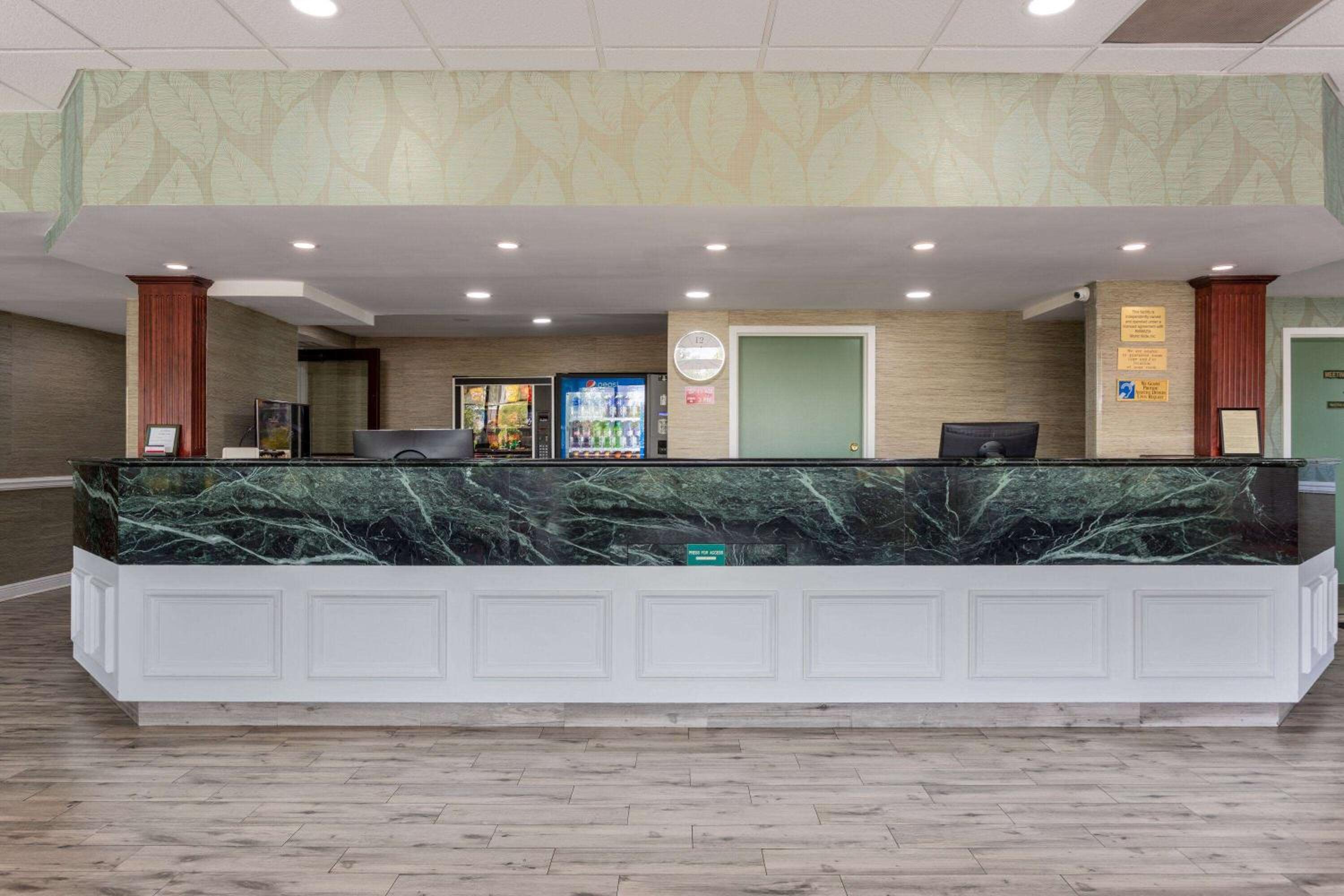 Orlando Vacations - Ramada by Wyndham Altamonte Springs Near I-4 - Property Image 2