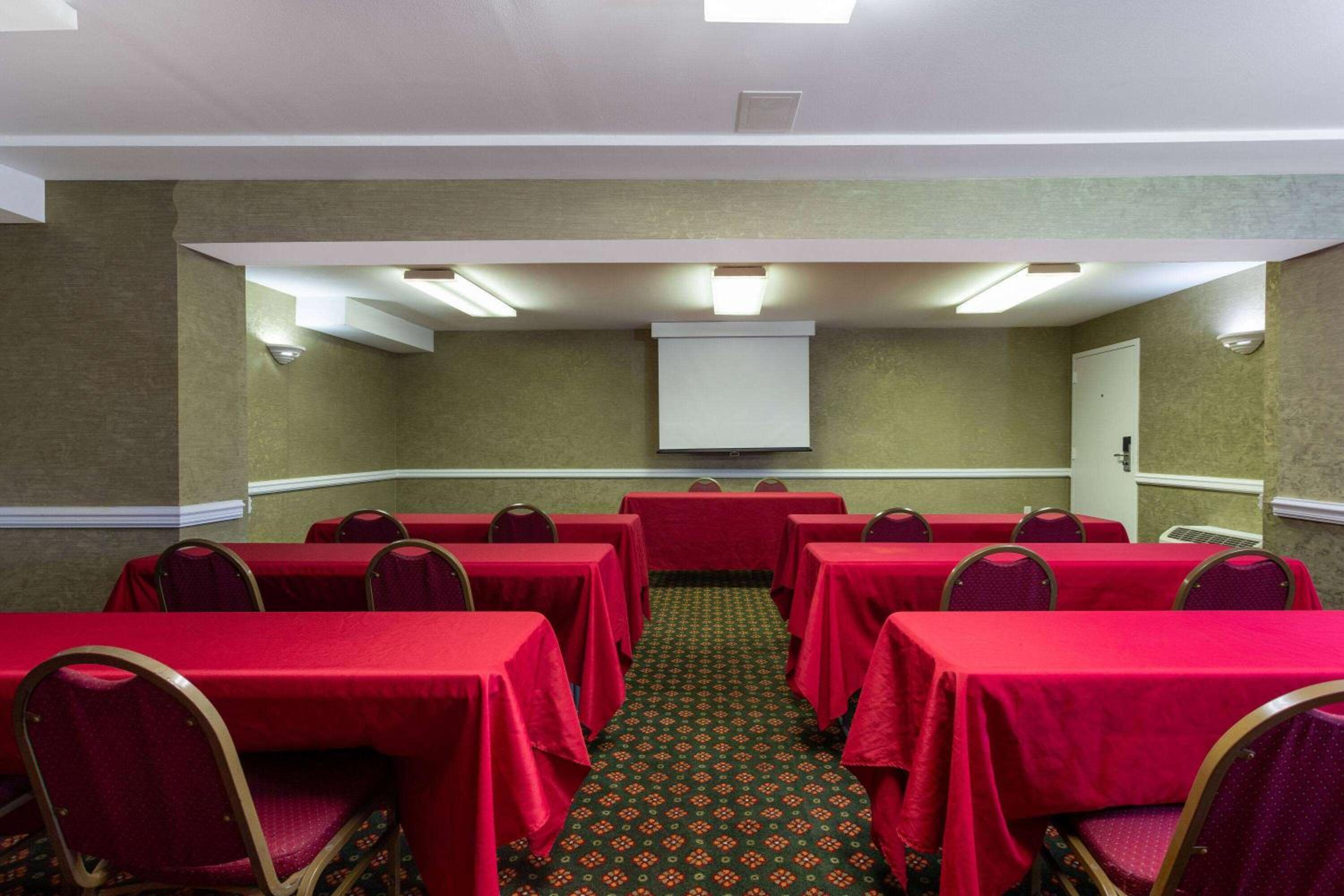 Orlando Vacations - Ramada by Wyndham Altamonte Springs Near I-4 - Property Image 8