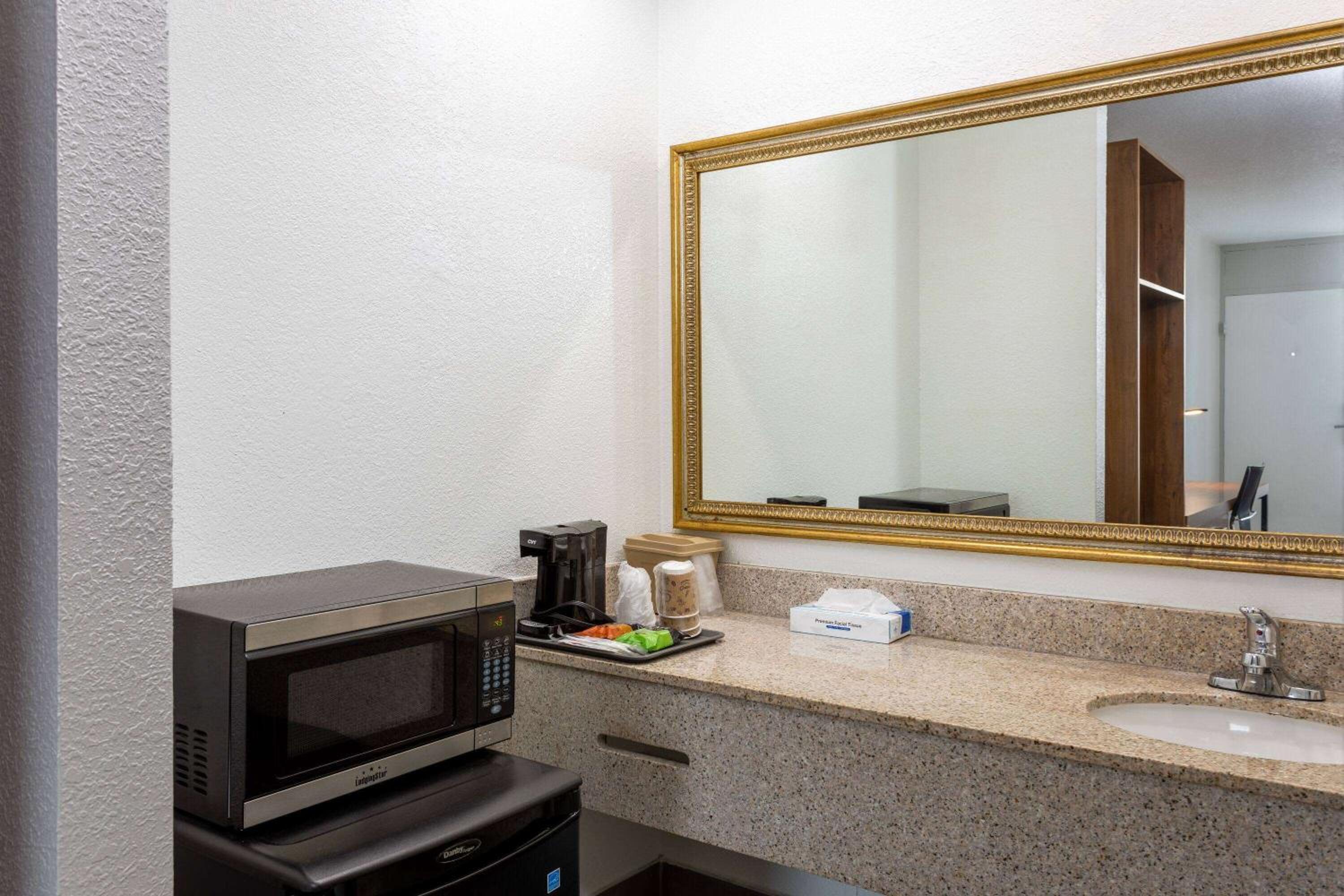Orlando Vacations - Ramada by Wyndham Altamonte Springs Near I-4 - Property Image 7