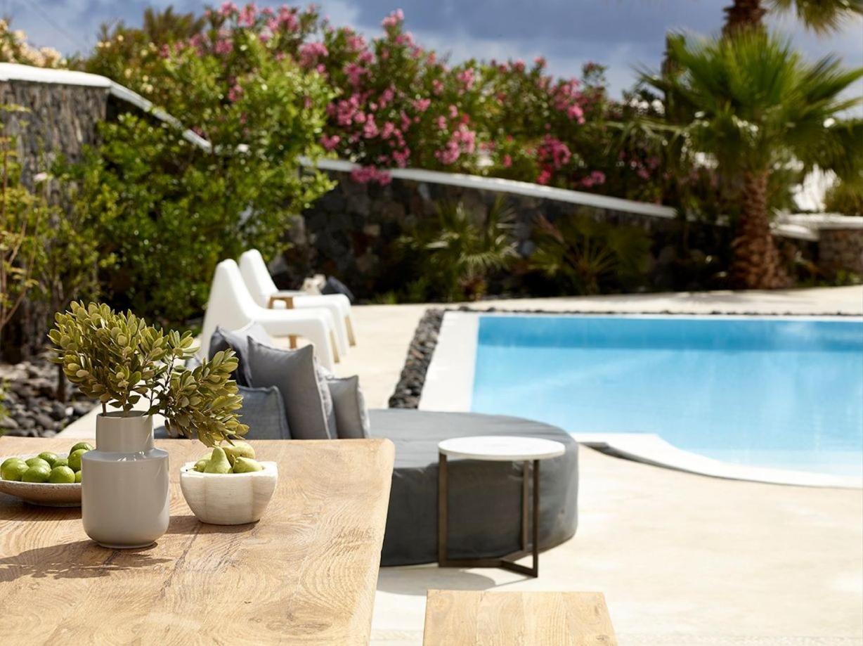 Modern & Comfortable Santorini Villa 3 Bedrooms Villa Aqua Private Pool photo 3