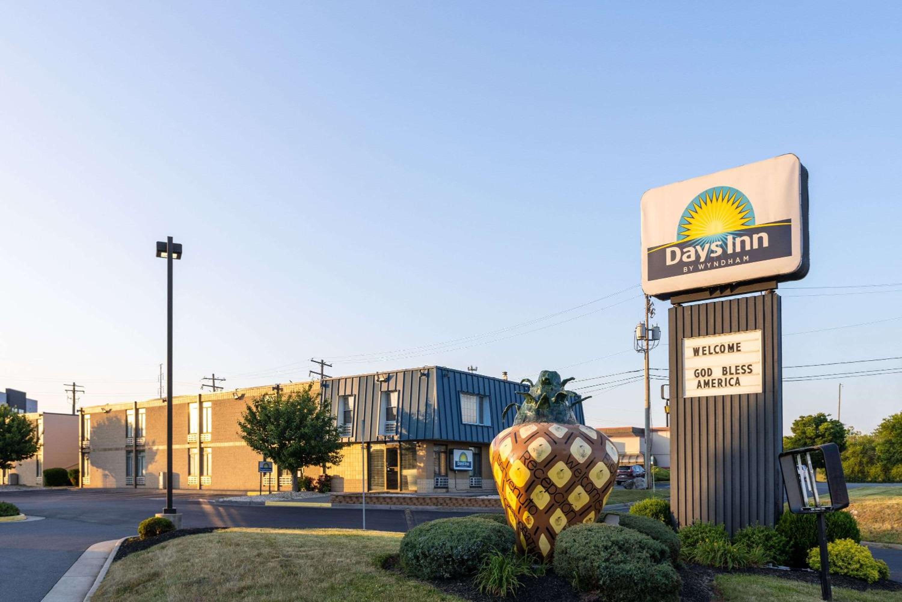 Days Inn by Wyndham Winchester view 3