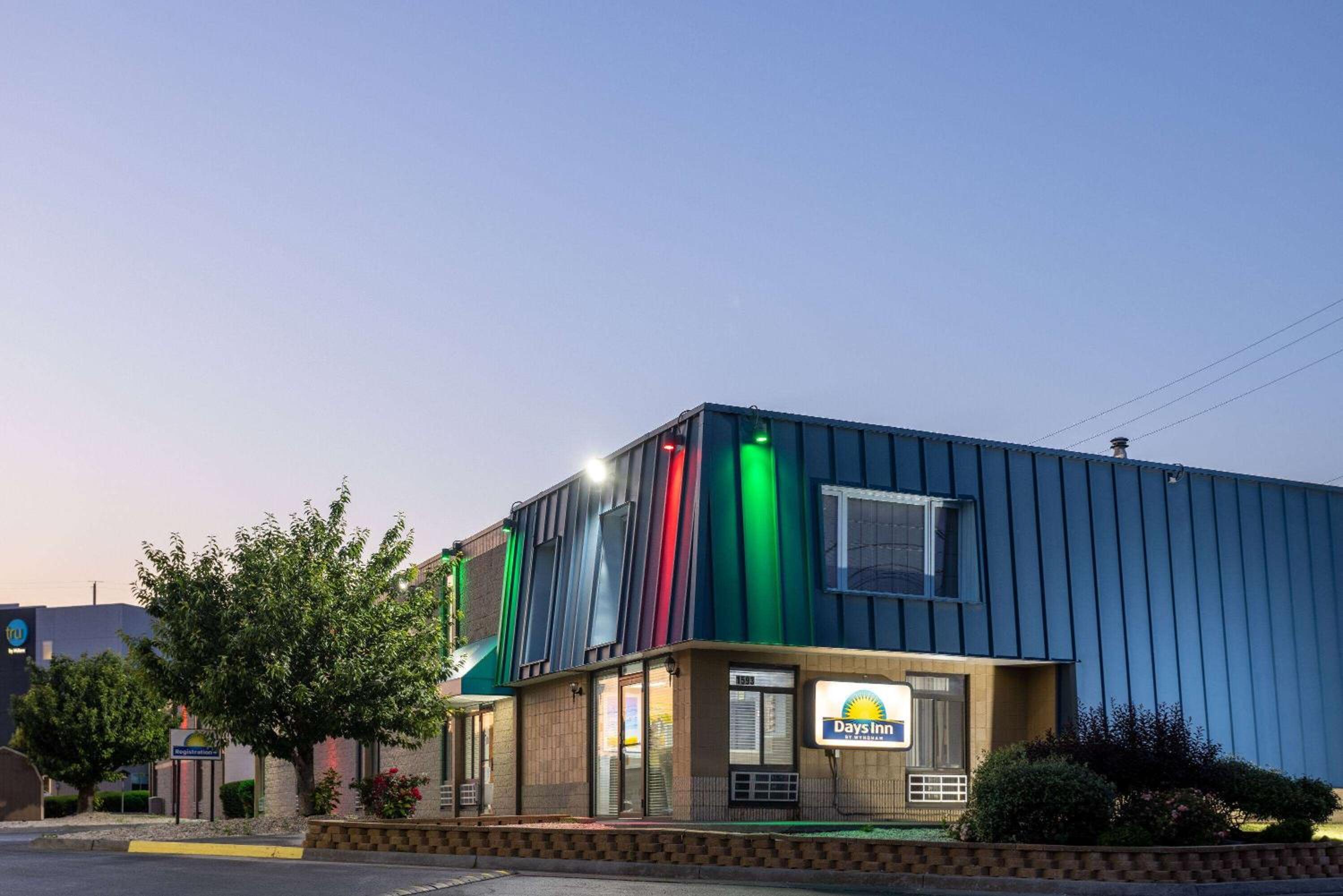 Days Inn by Wyndham Winchester view 4