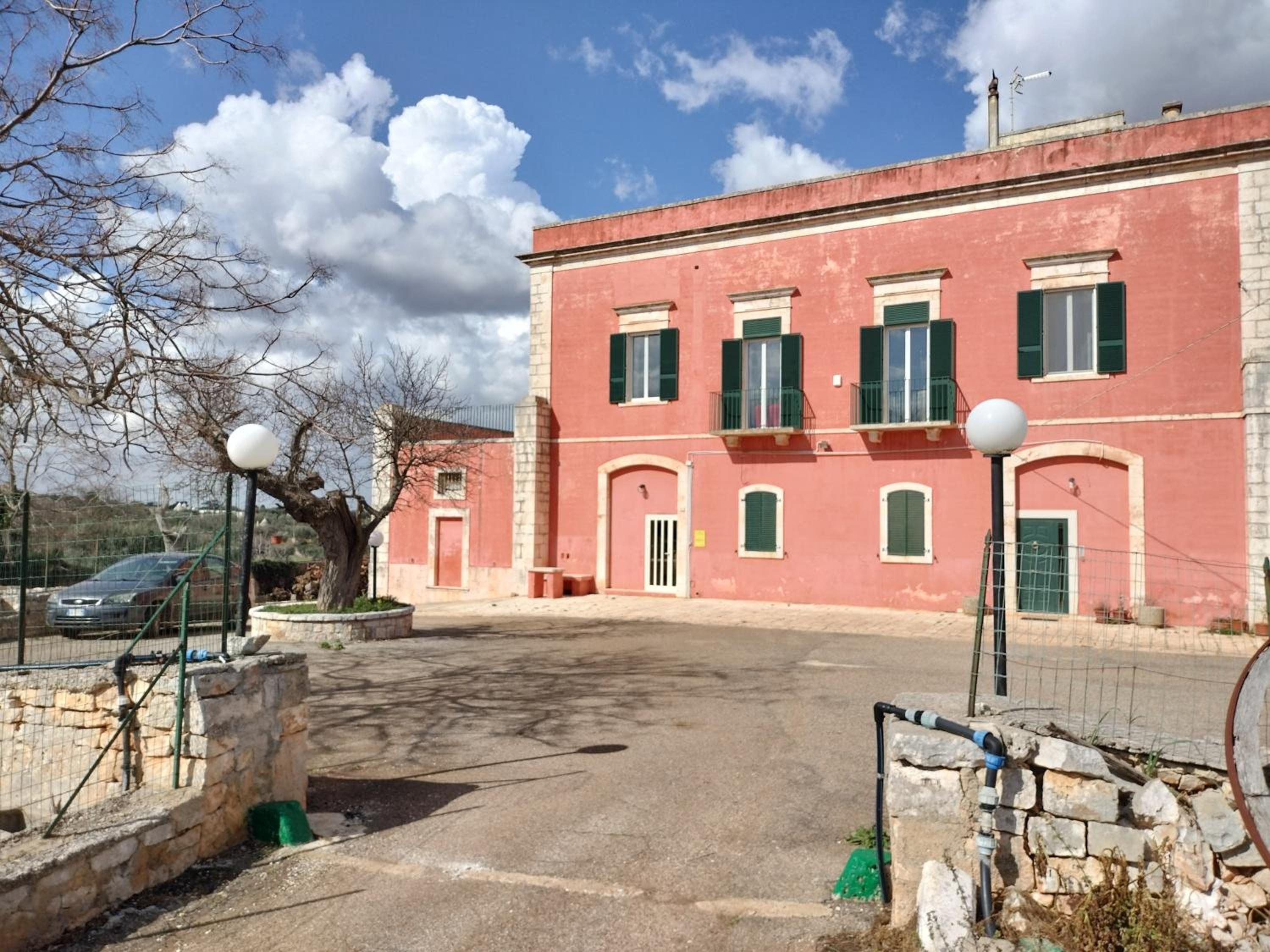 Country house GALLINARO view 2