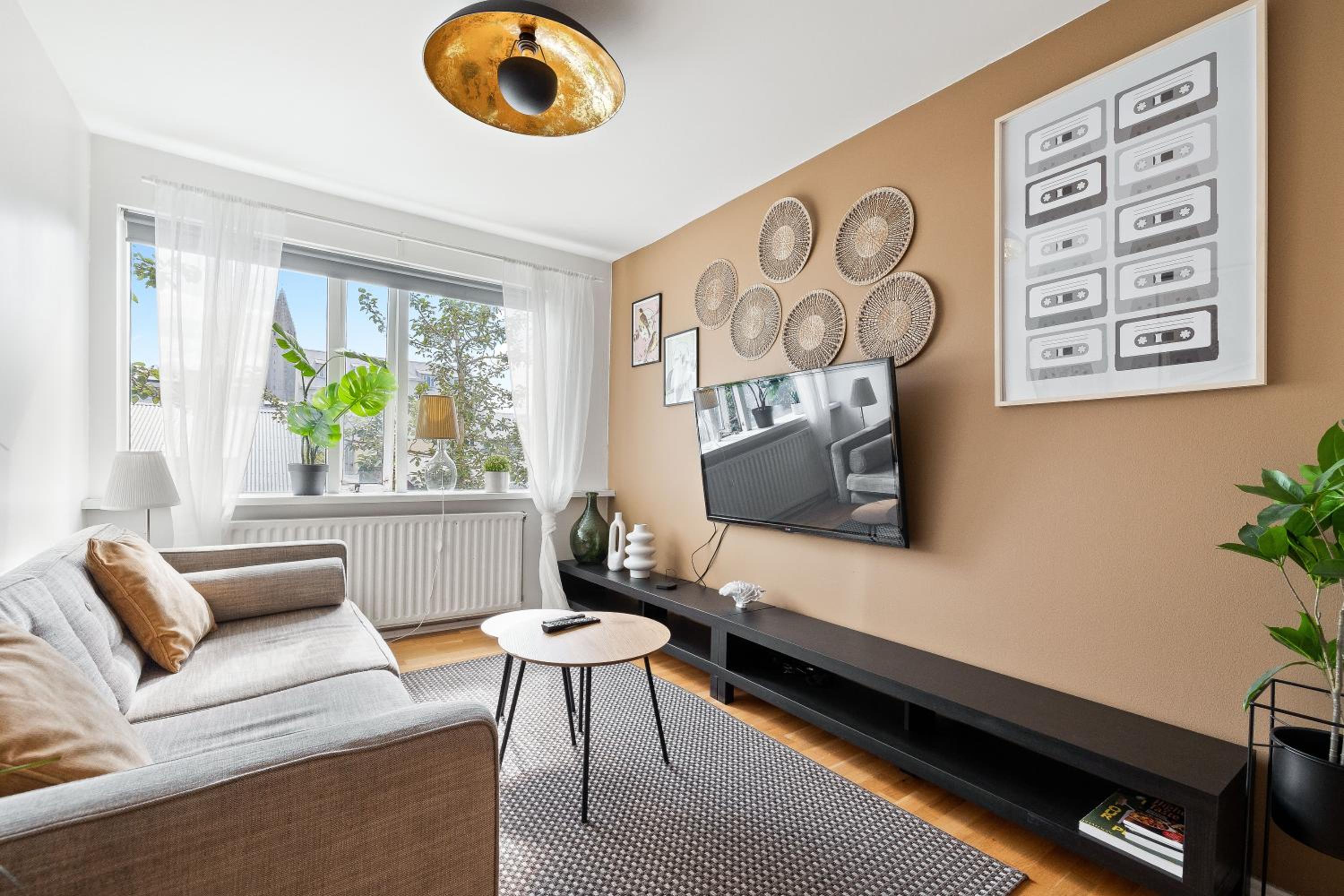 Prime Location Gem in the Heart of Reykjavík view 5
