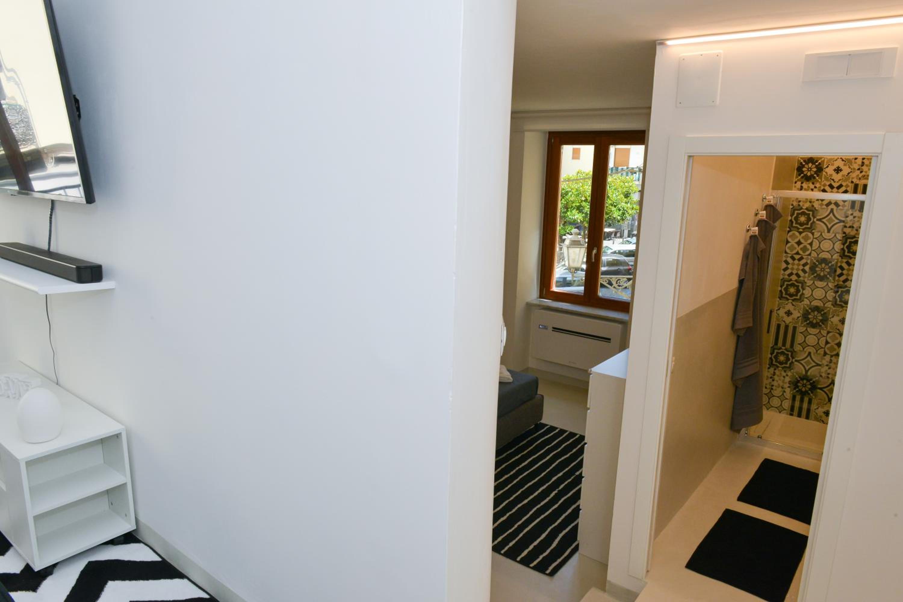De Vivo Realty - Angel's House view 3