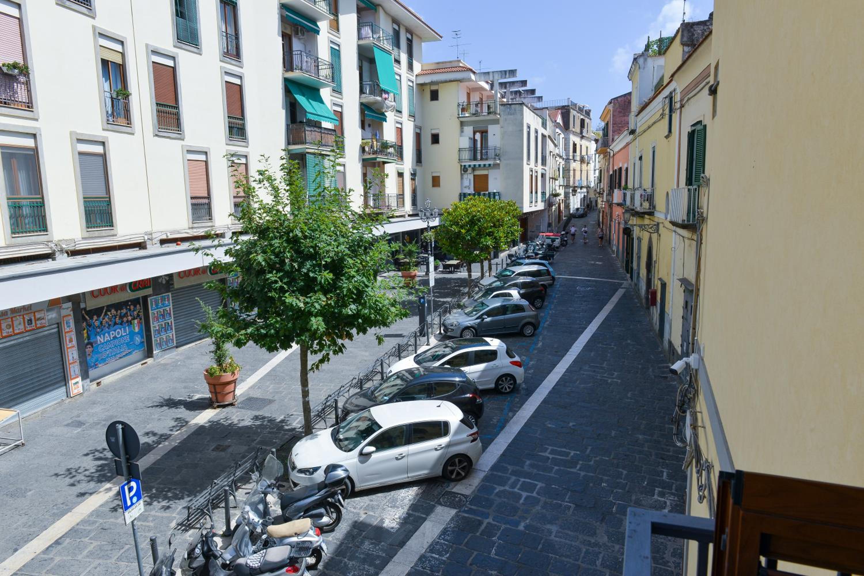De Vivo Realty - Angel's House view 4
