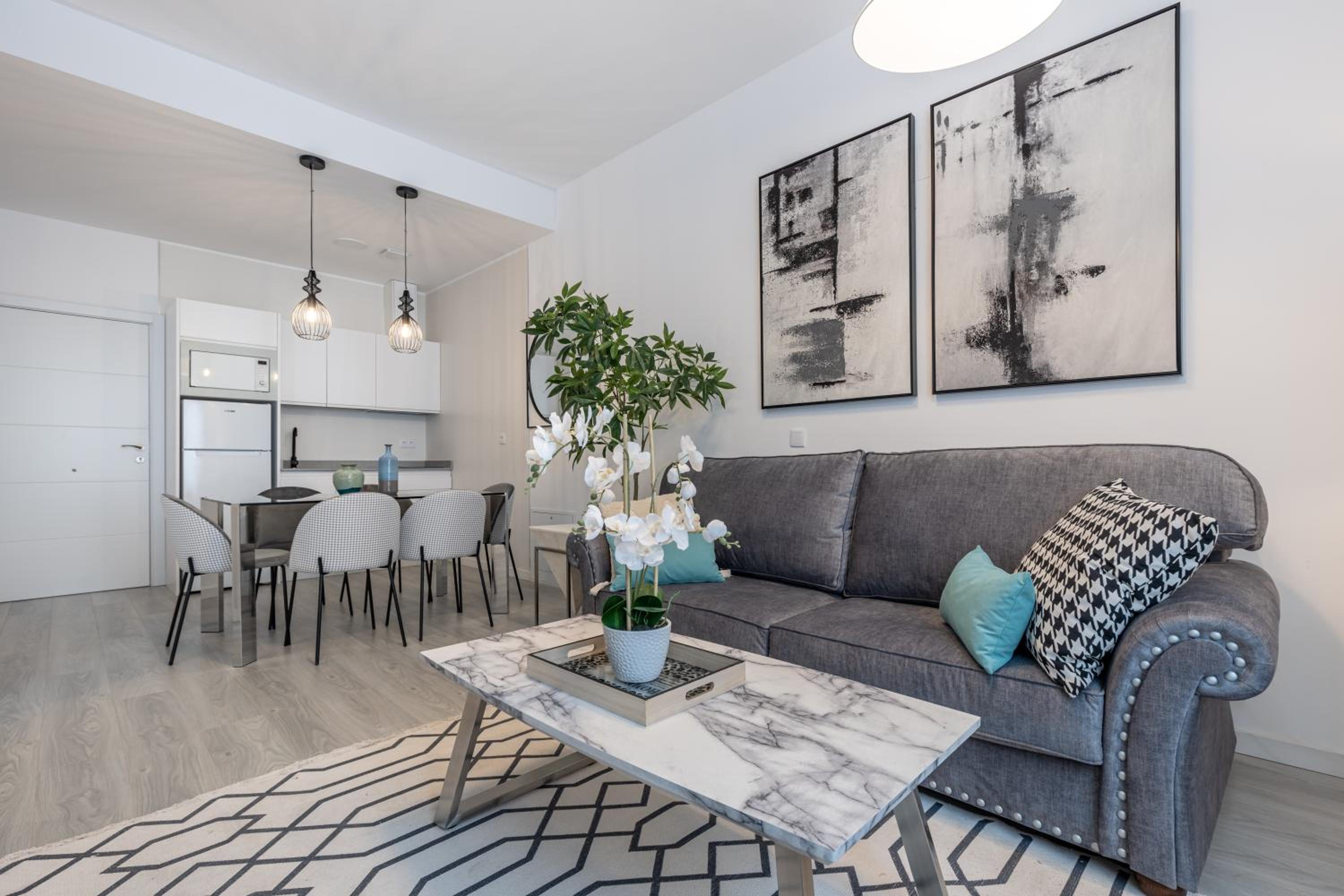 Apartamentos Puerta Elvira Suites 3000