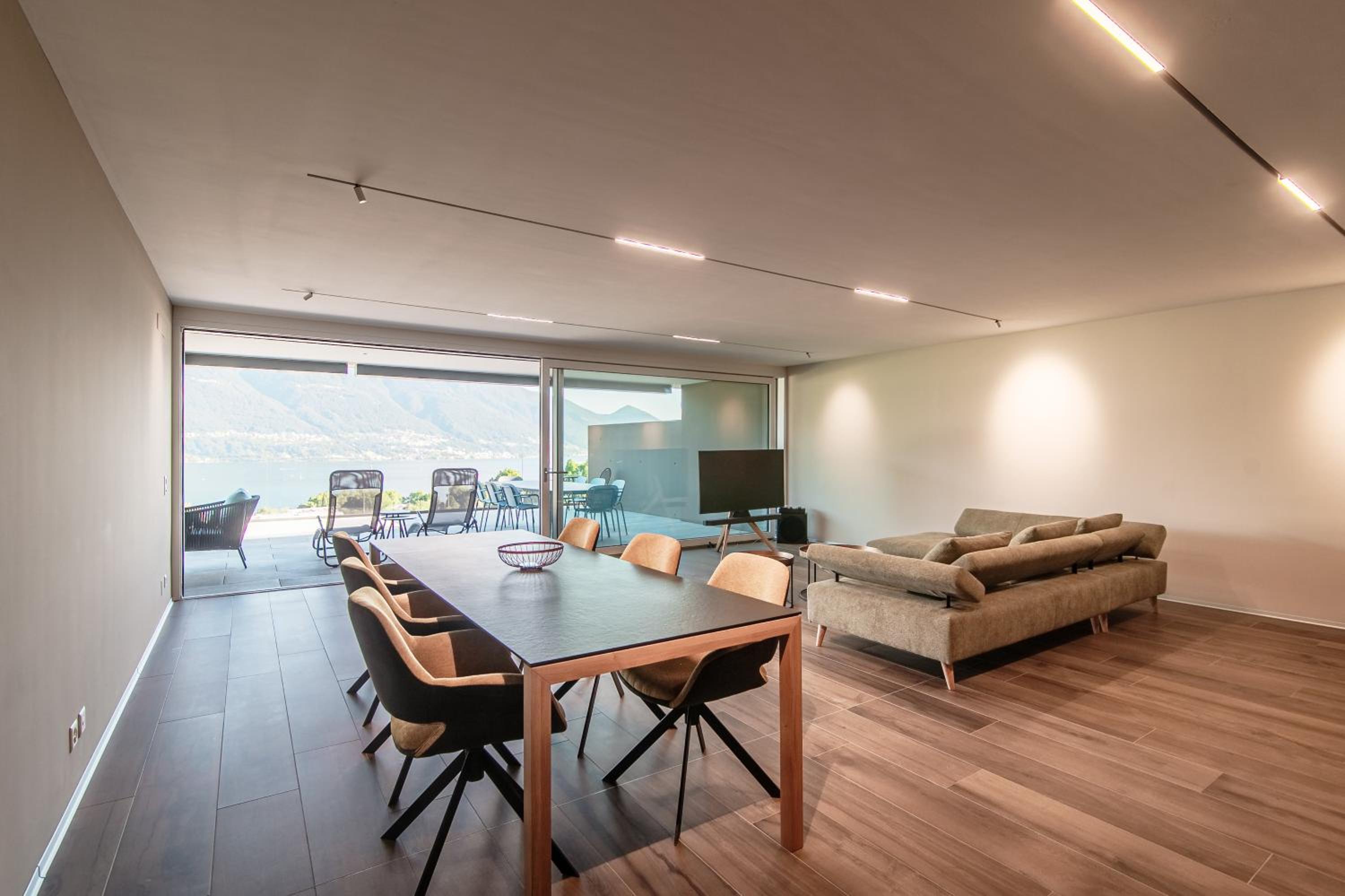 Panoramic Minusio by Quokka 360 - Luxury with Lake View