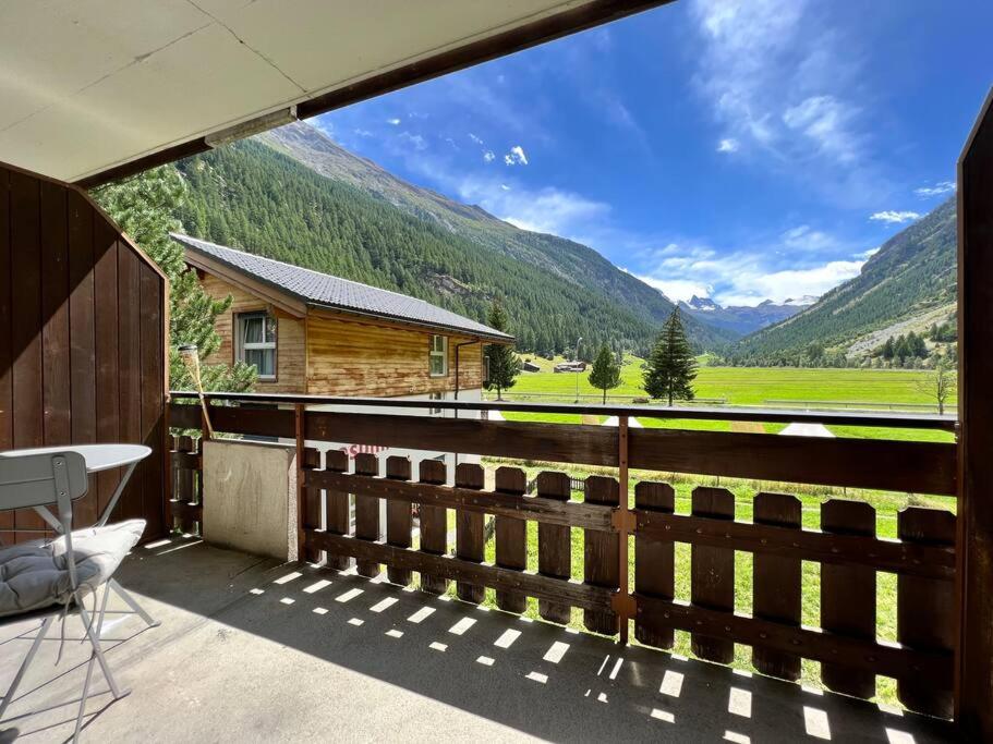 Panorama apartment for 2 near Zermatt with parking!