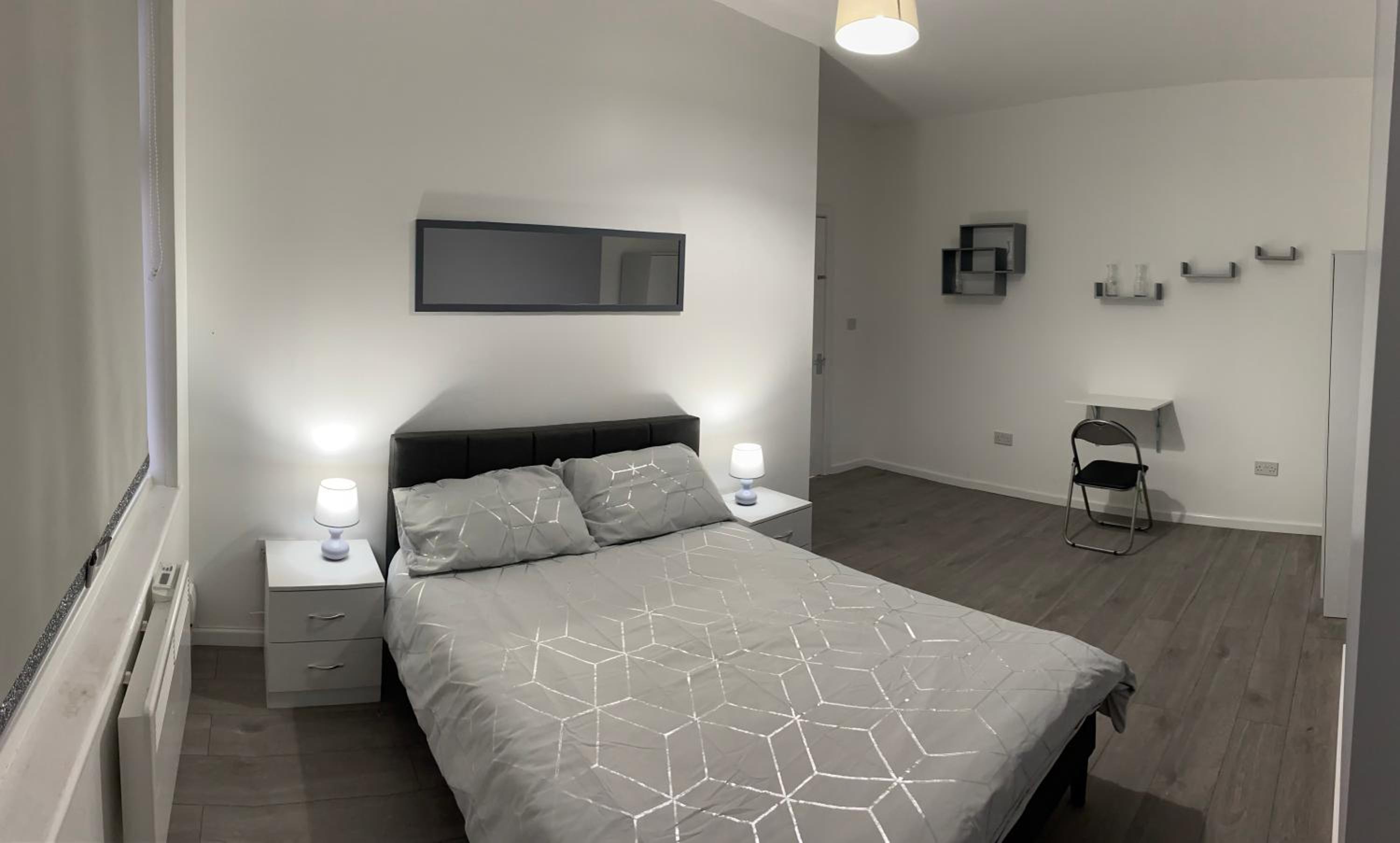 South Shields Vacations - Contractors House-Welcomes All - Property Image 1