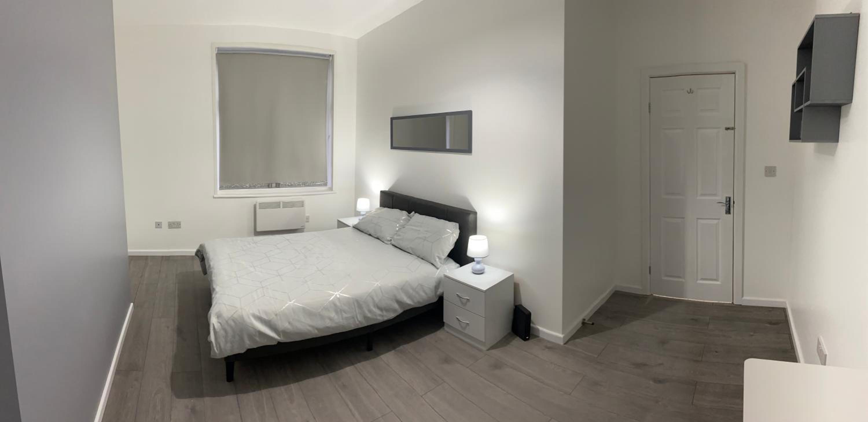 South Shields Vacations - Contractors House-Welcomes All - Property Image 2