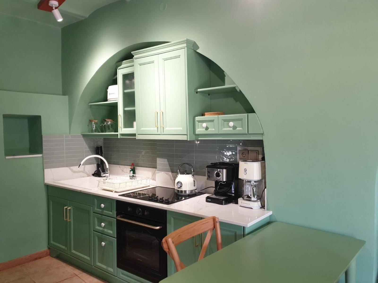 PhiloXenia Traditional Apartments