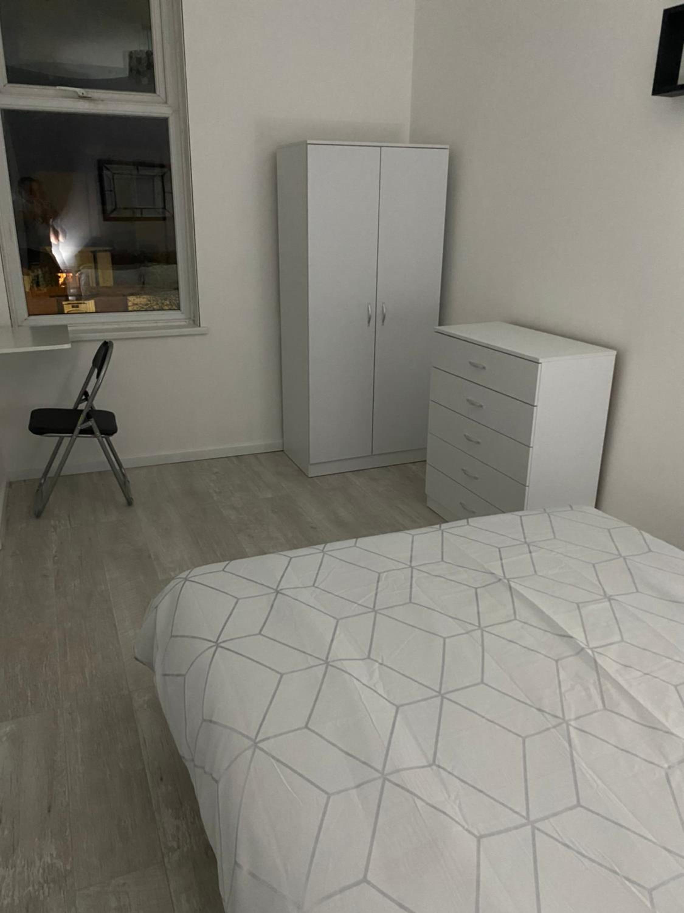 South Shields Vacations - Contractors House-Welcomes All - Property Image 7