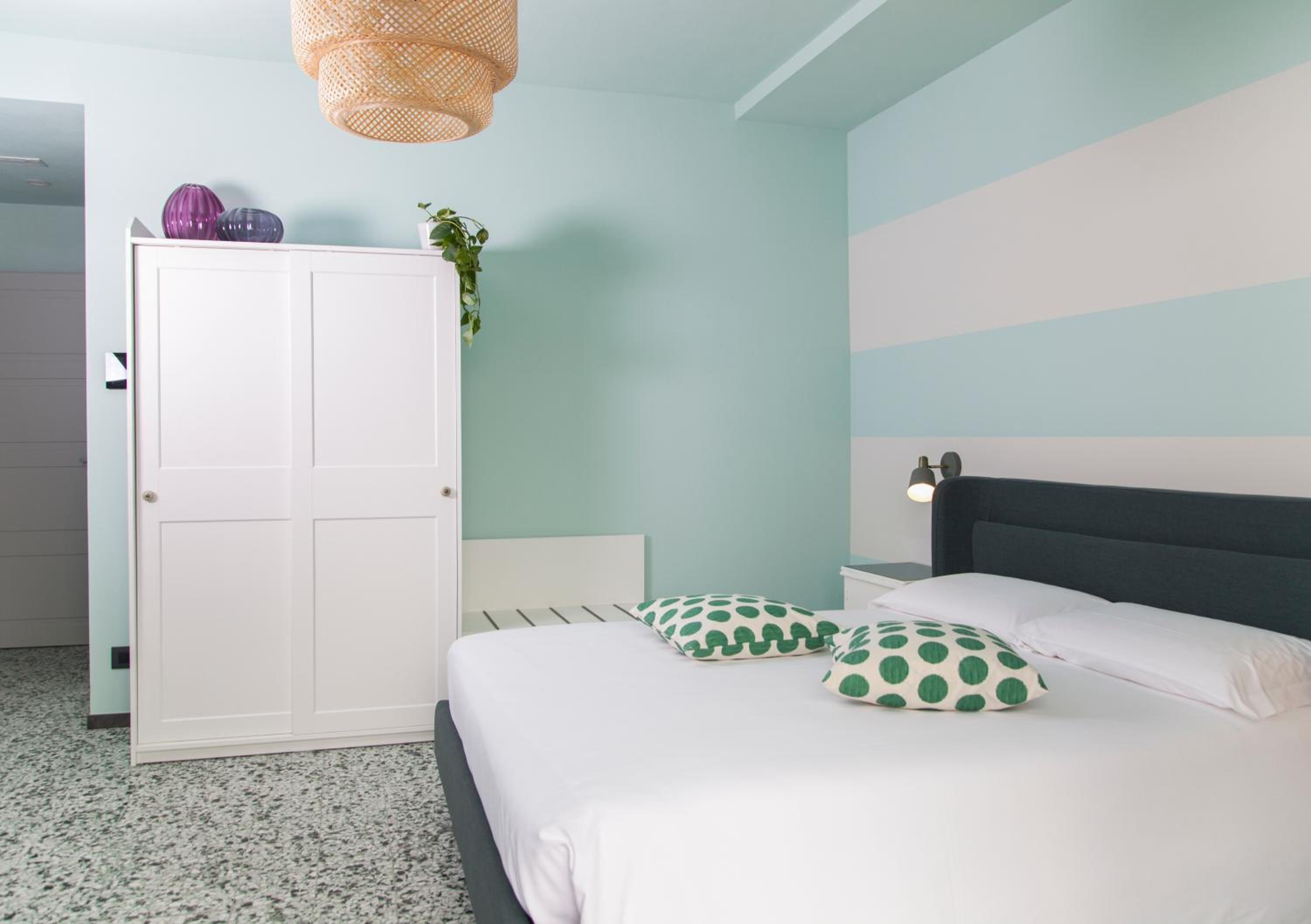 Moncrivel Rooms & Relax