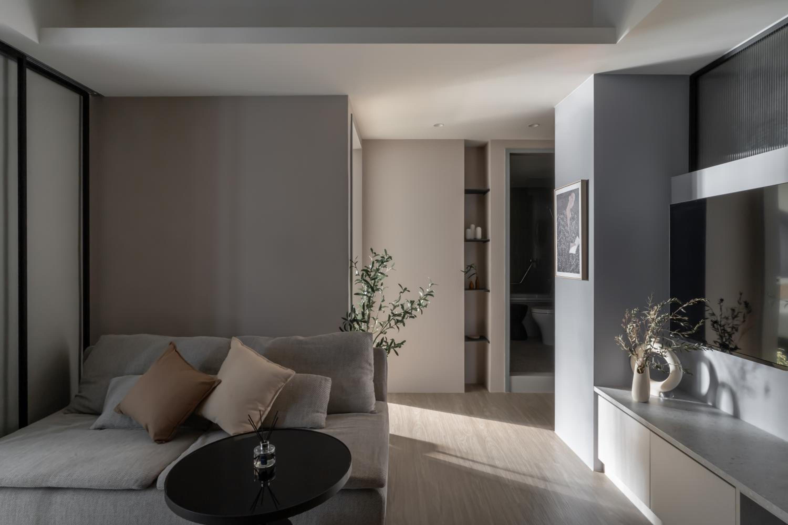 Lin Apartments by Olala Homes