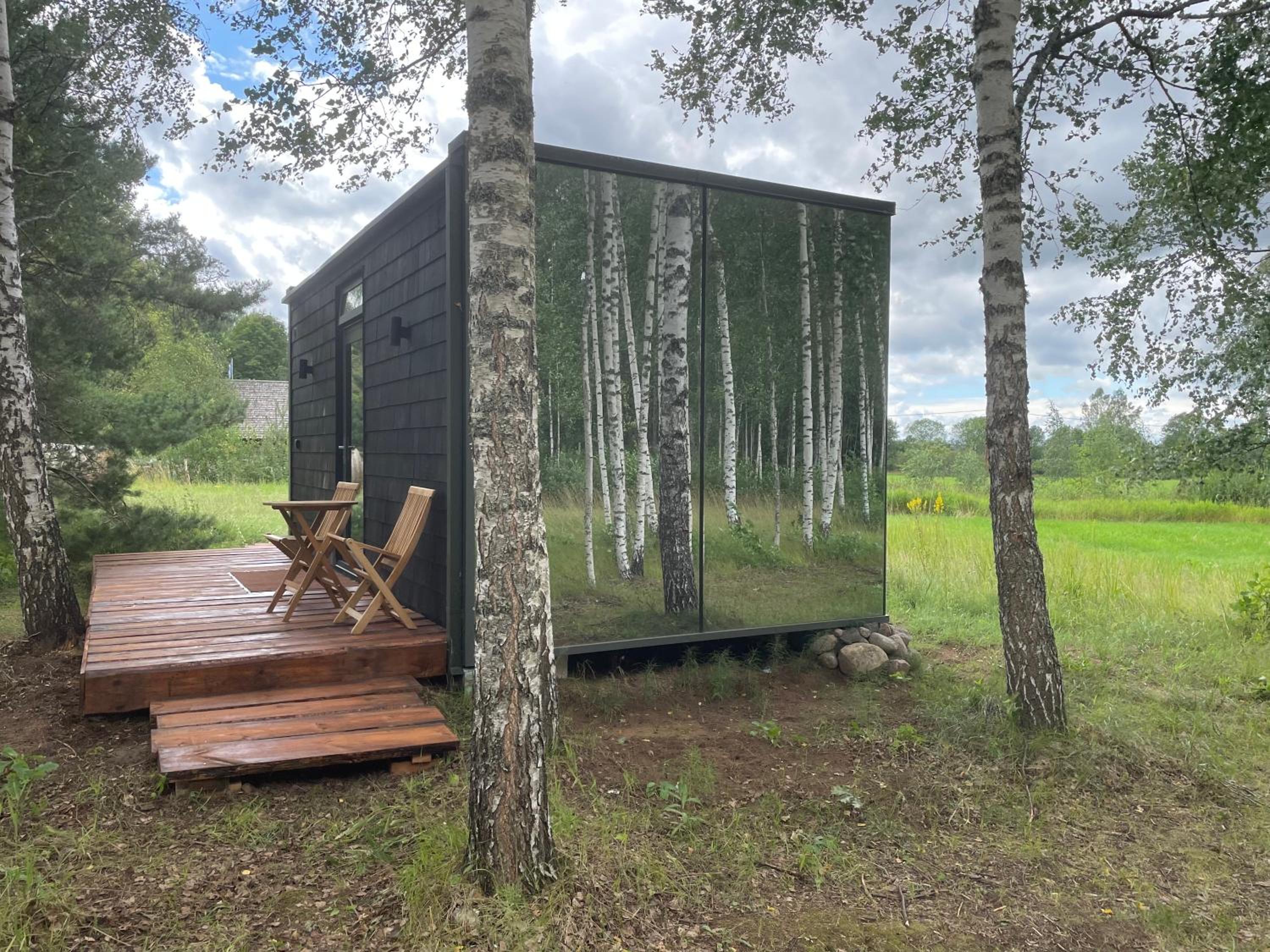 Kuldi Mirror House