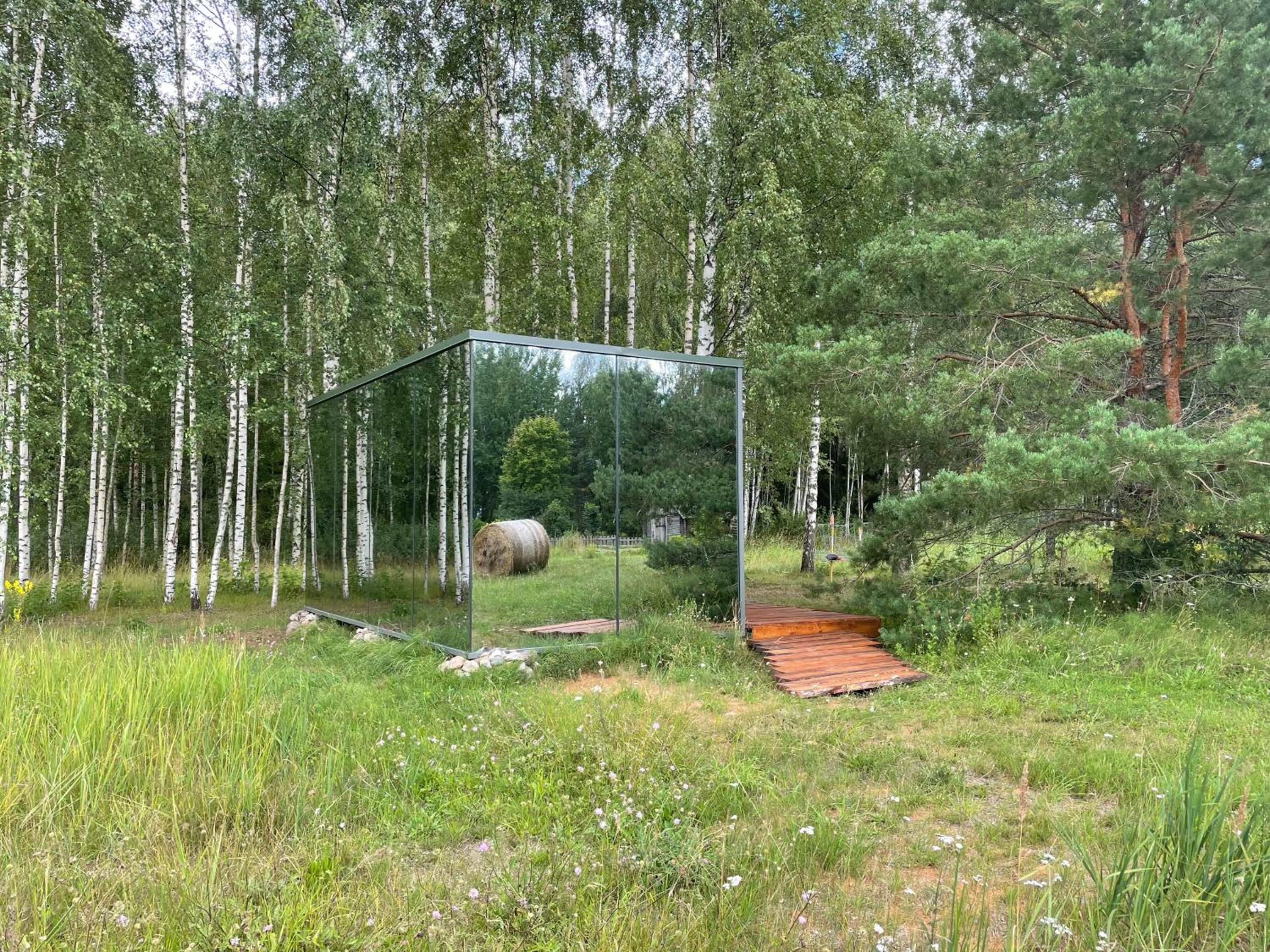 Kuldi Mirror House