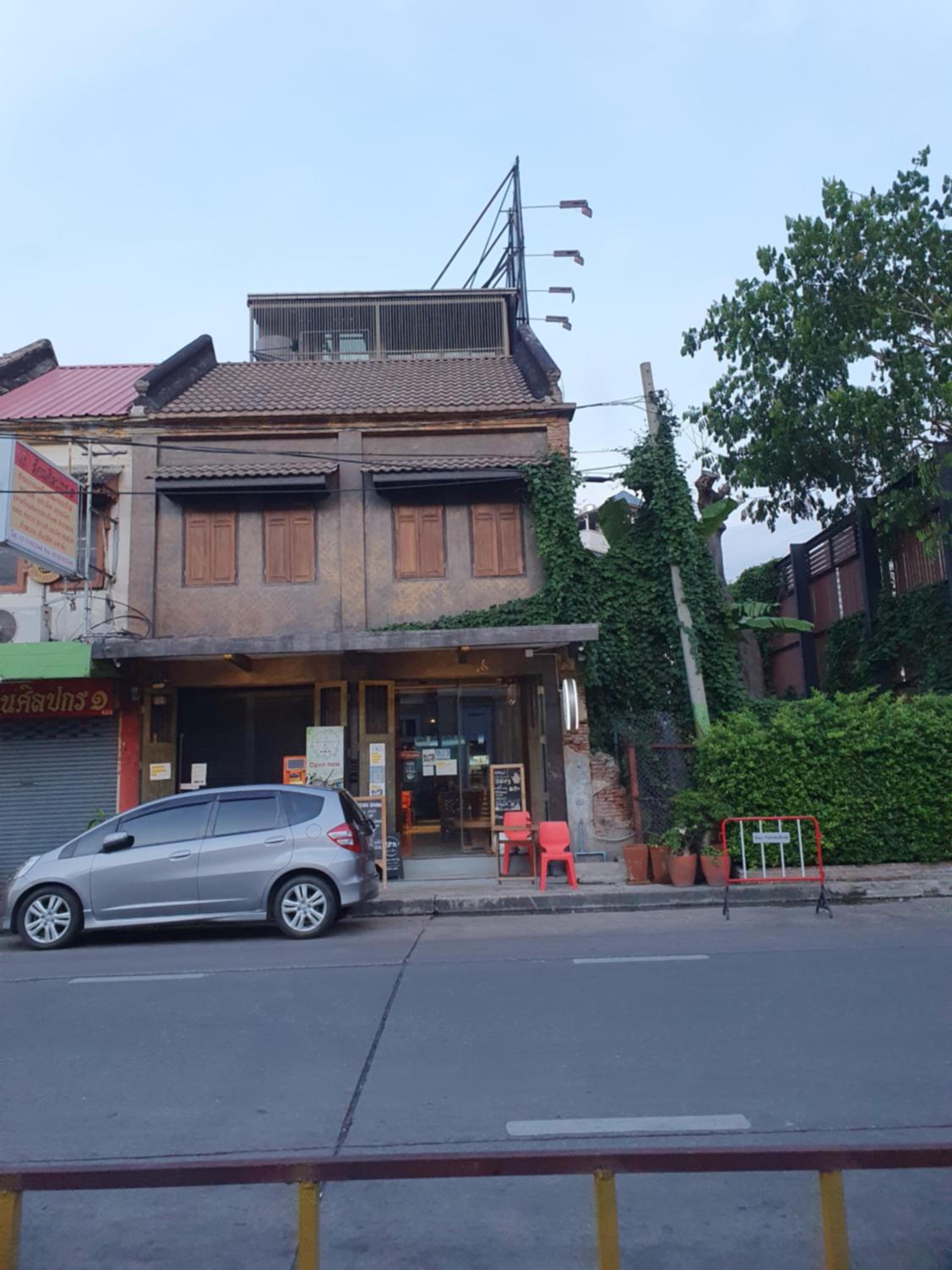 Baan Wualamphong บ้านวัวลำพอง