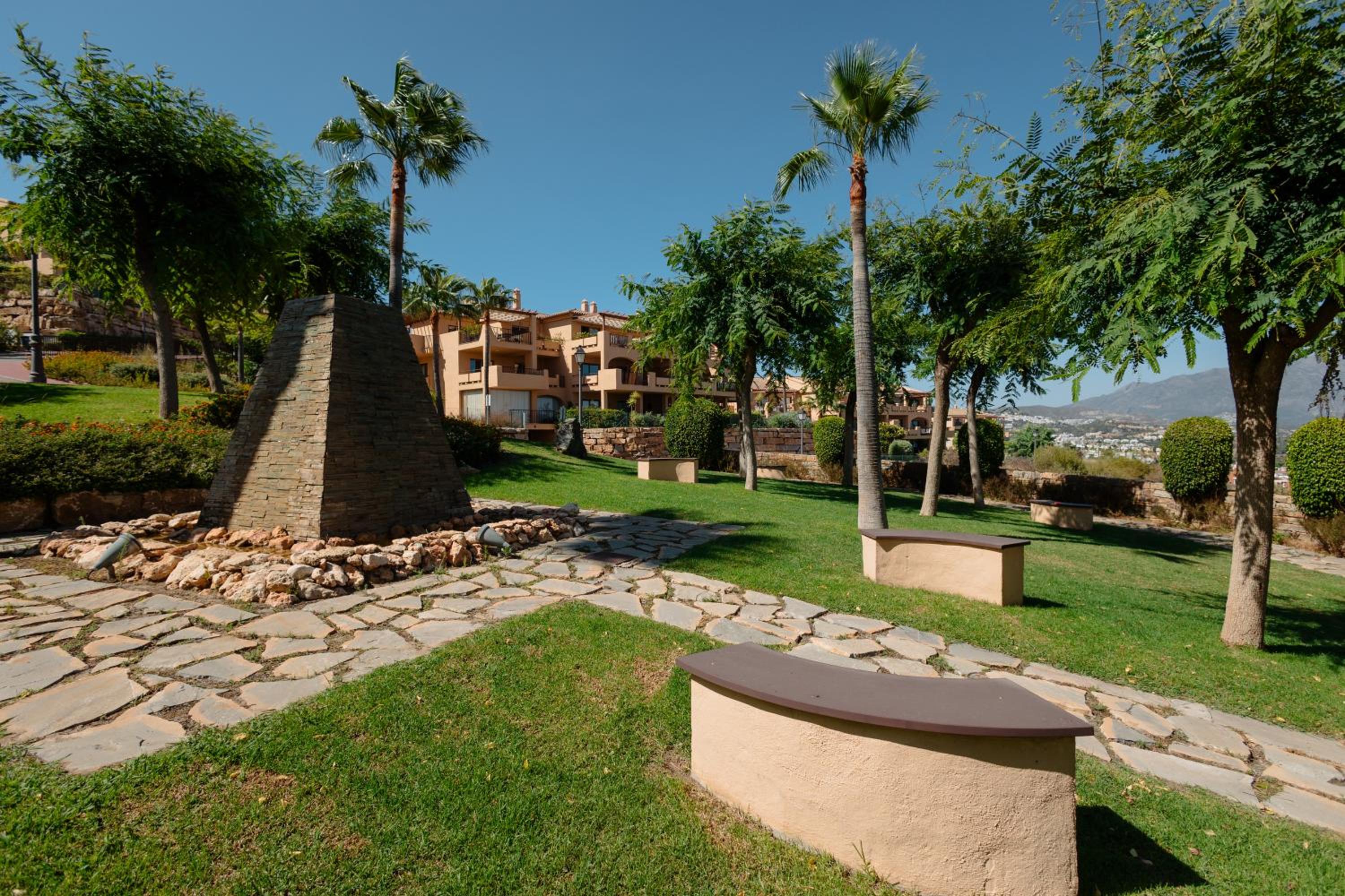 Beautiful apartment, with private terrace in Benahavís, Marbella