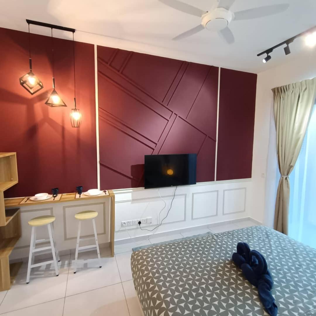 Sky Trees Bukit Indah Nflix Disney Plus Pools Balcony