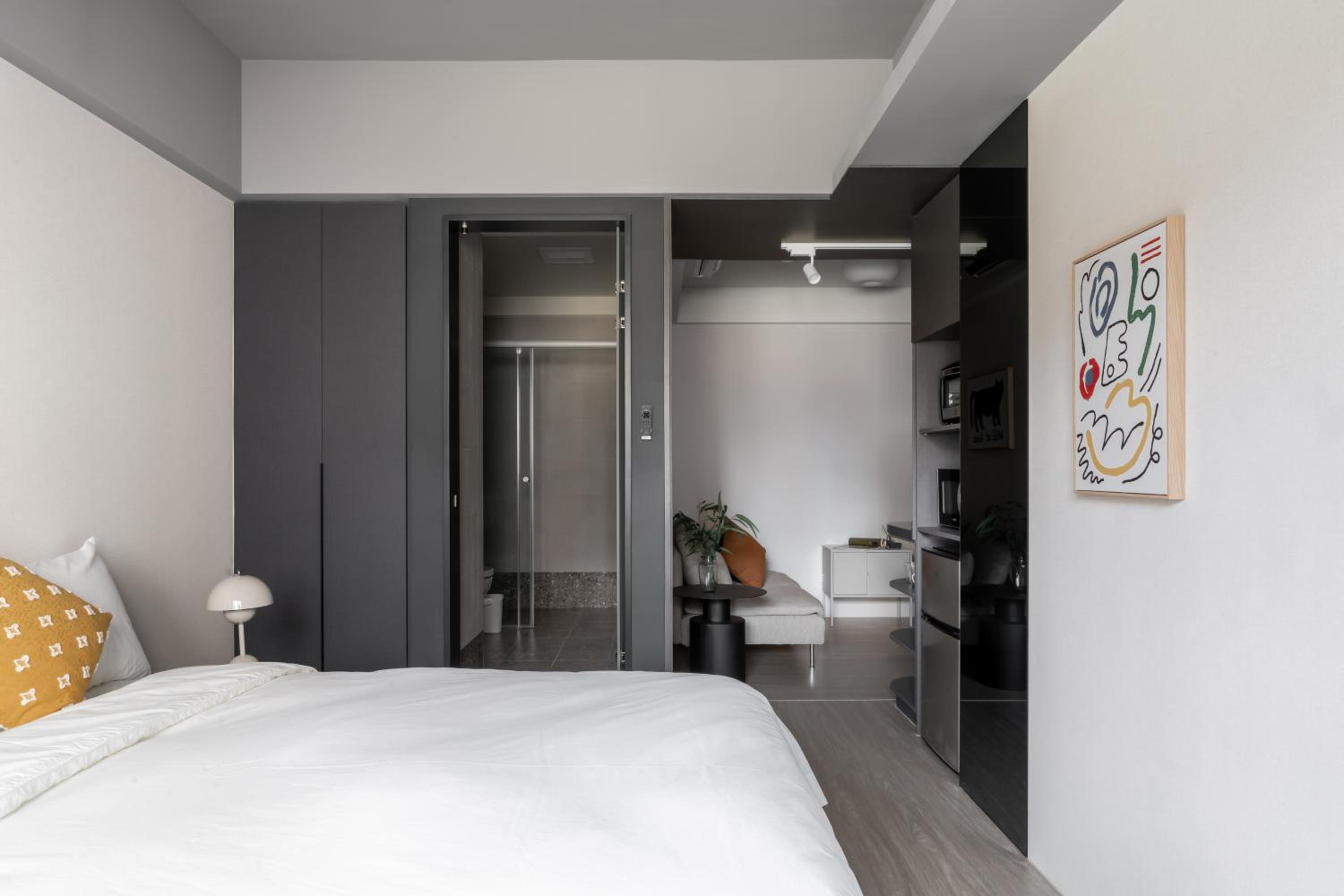 Lin Apartments by Olala Homes