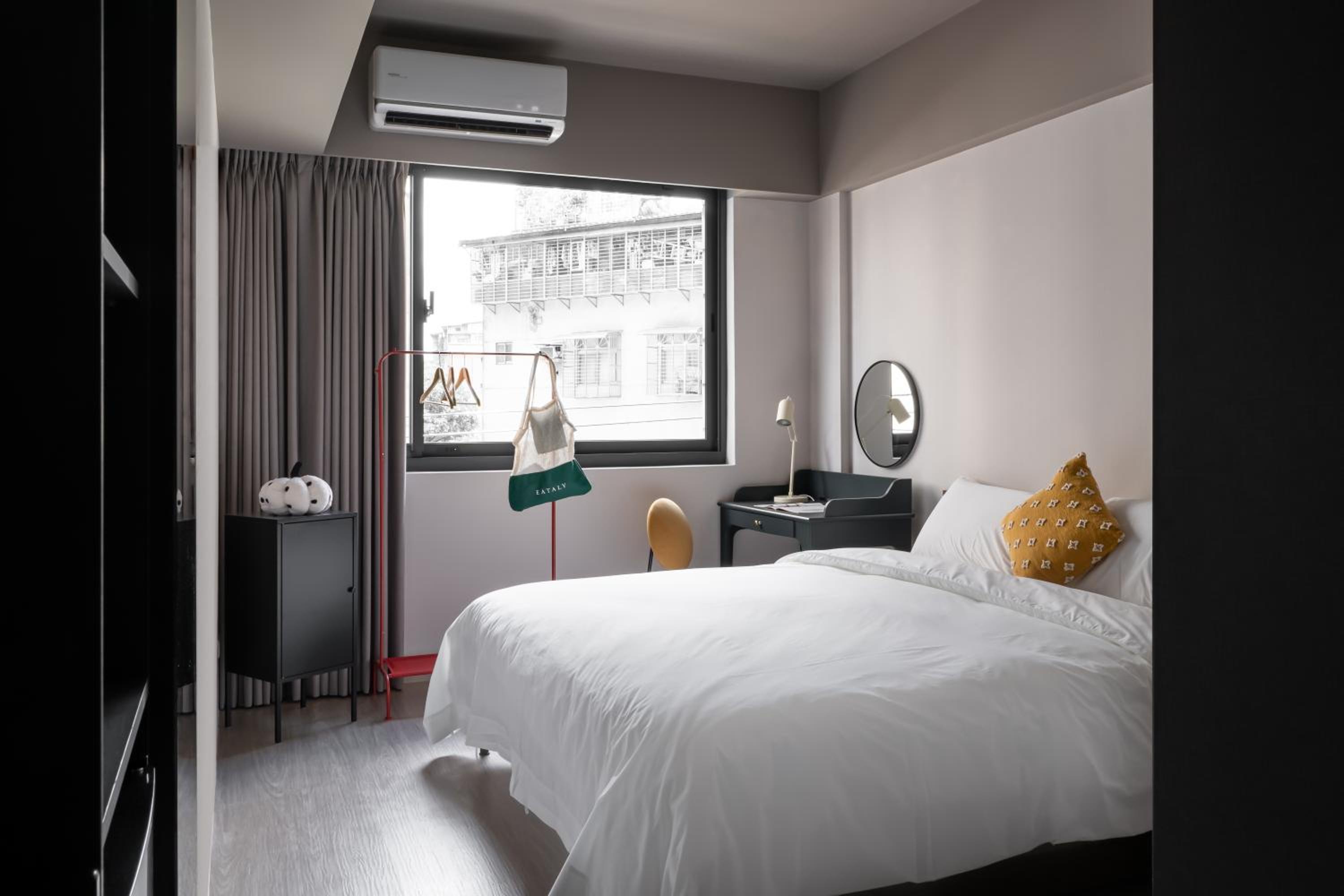 Lin Apartments by Olala Homes