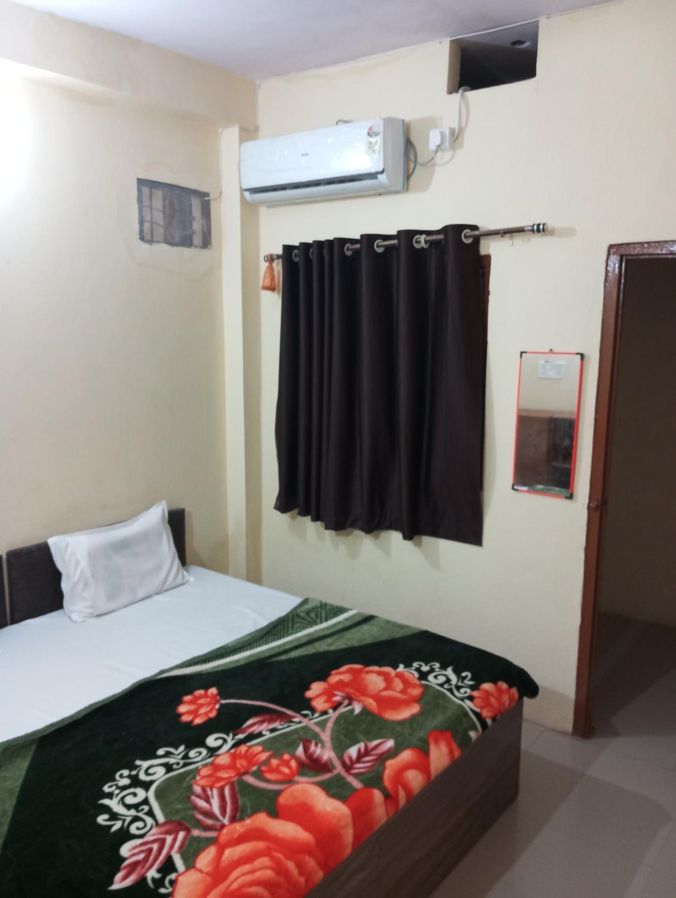 SHREE HARI LOK HOME STAY view 5