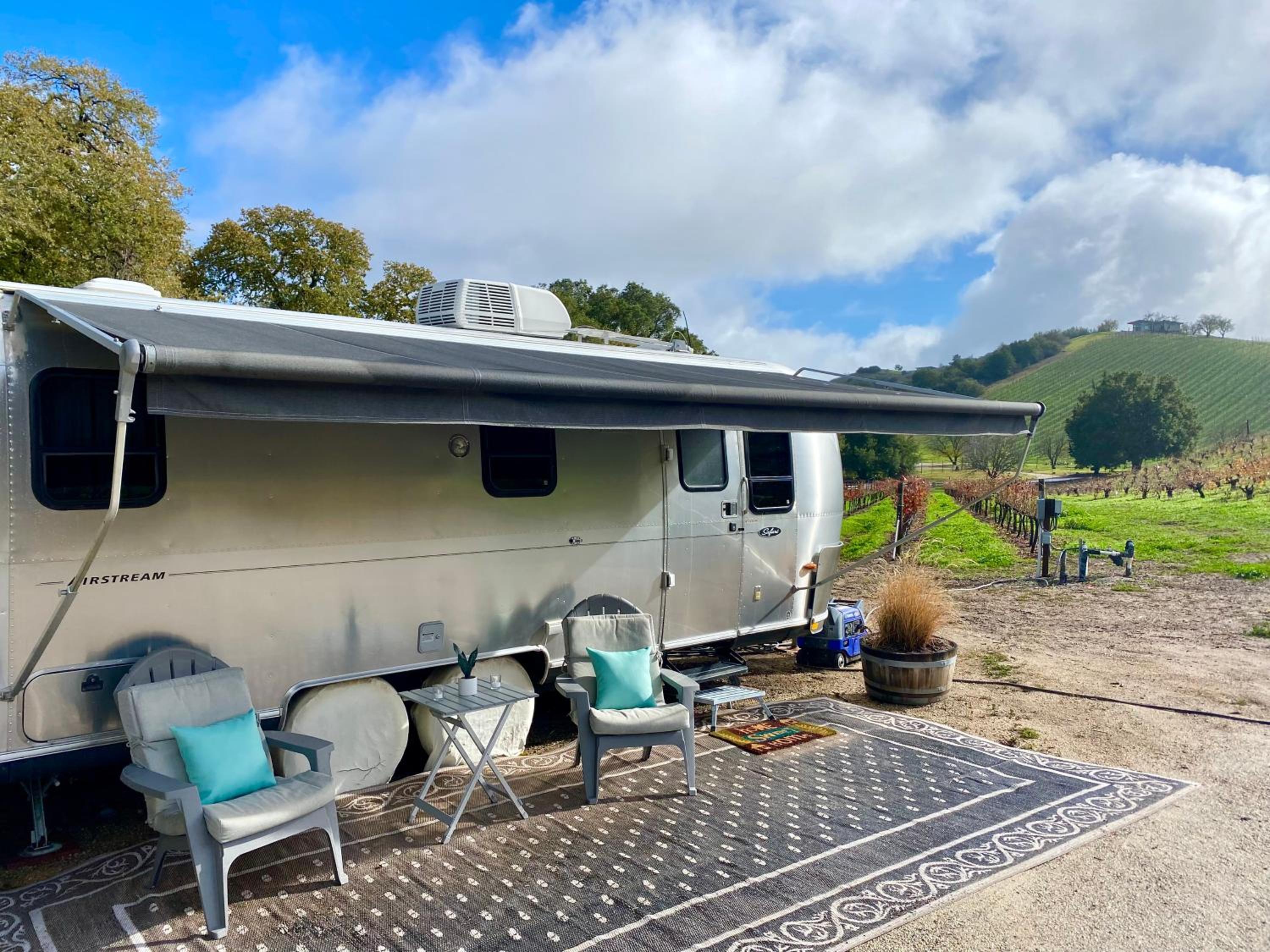 3 Bedroom Vineyard Home OR Airstream Trailer for rent!