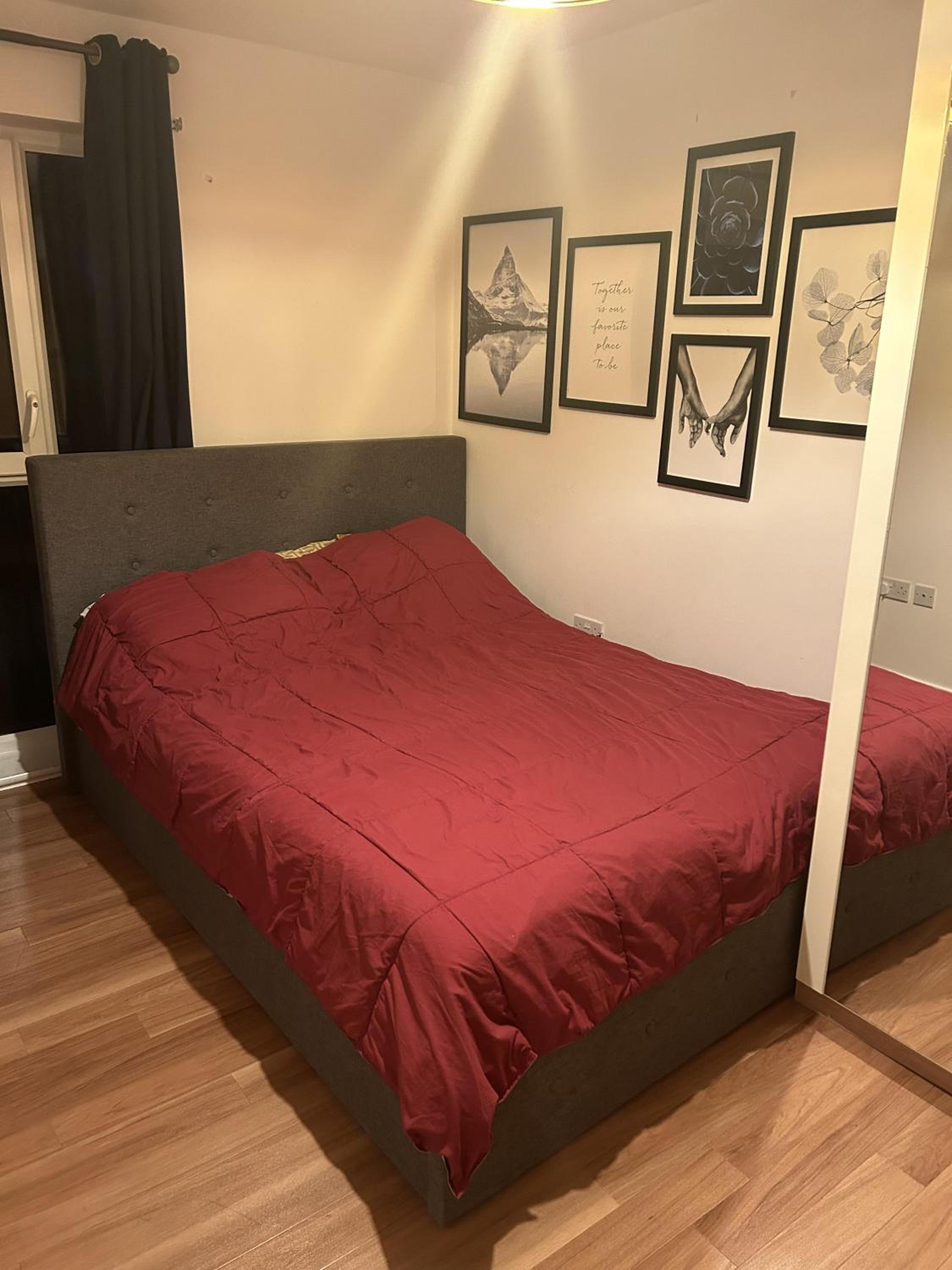 Immaculate 2-Bed Apartment in Romford view 2