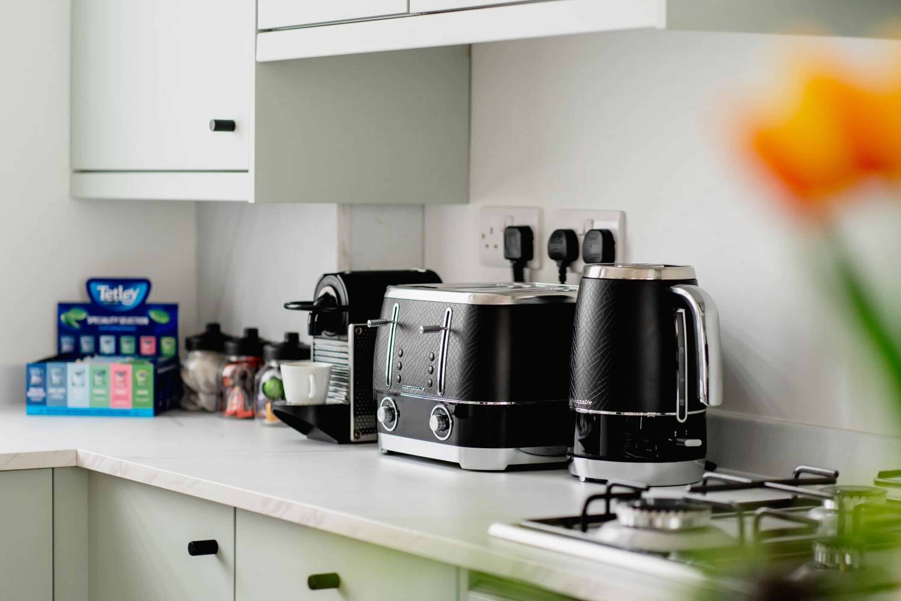 Modern Skipton House, Sleeps 5, Canal & Parking