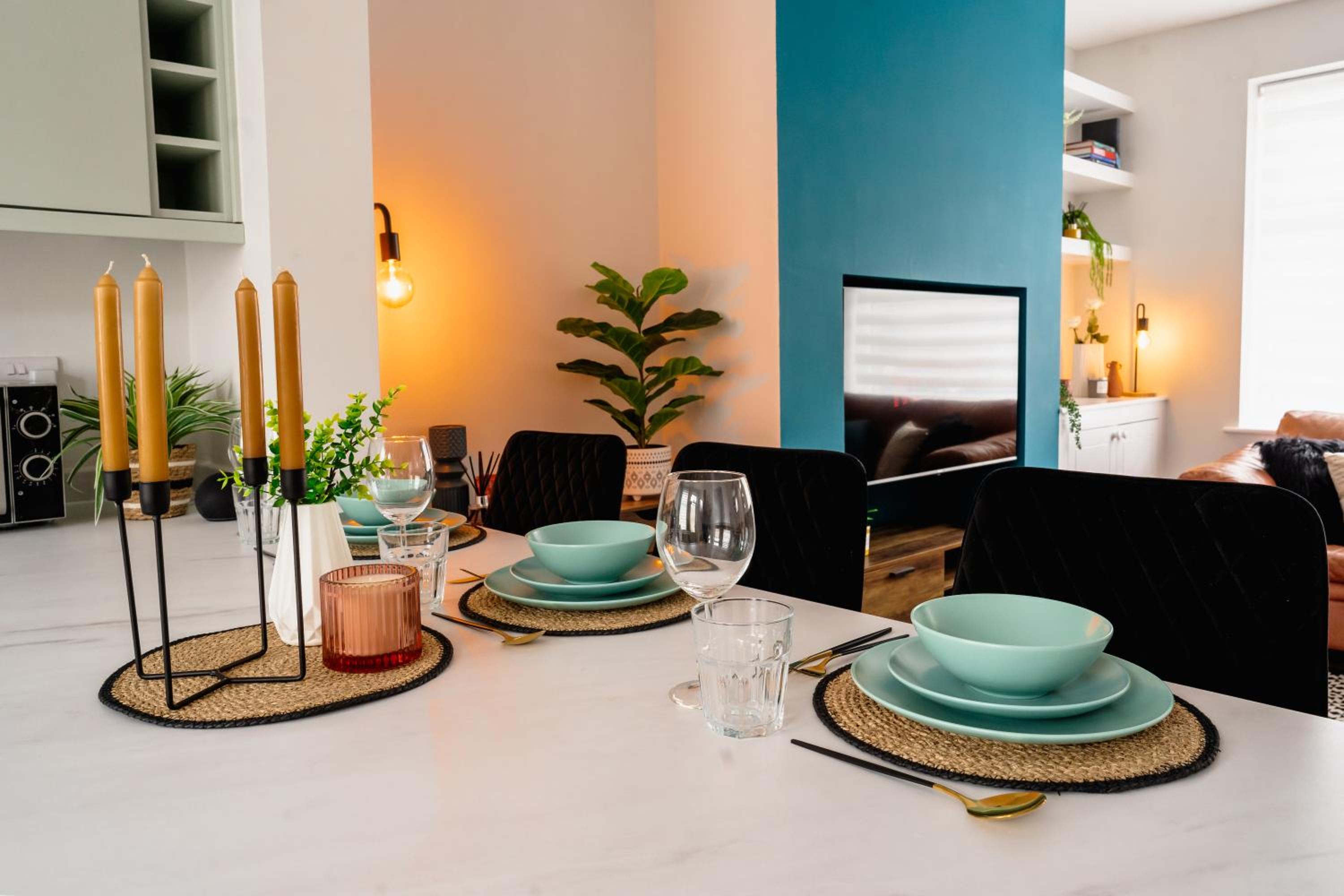 Modern Skipton House, Sleeps 5, Canal & Parking