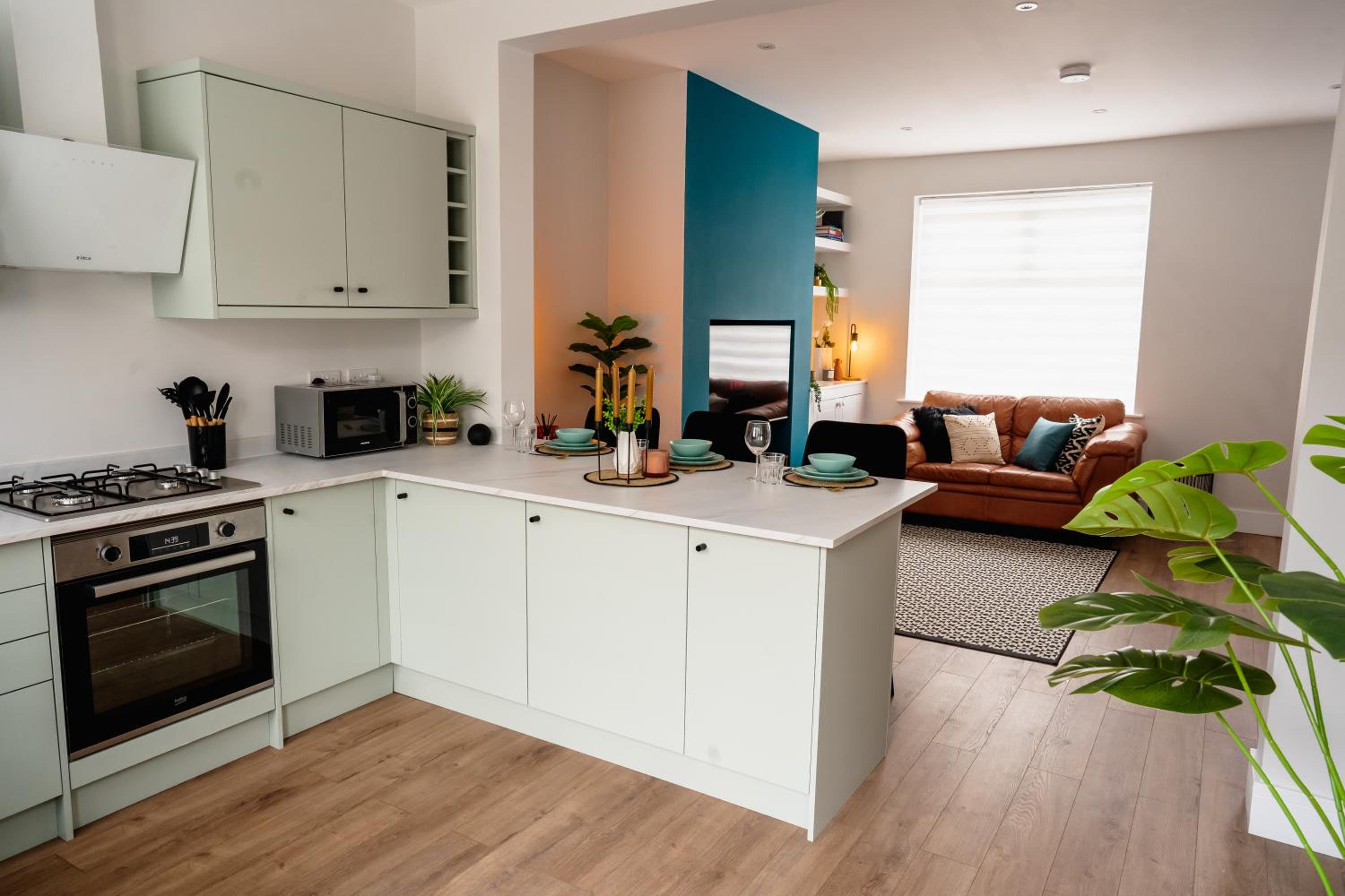 Modern Skipton House, Sleeps 5, Canal & Parking
