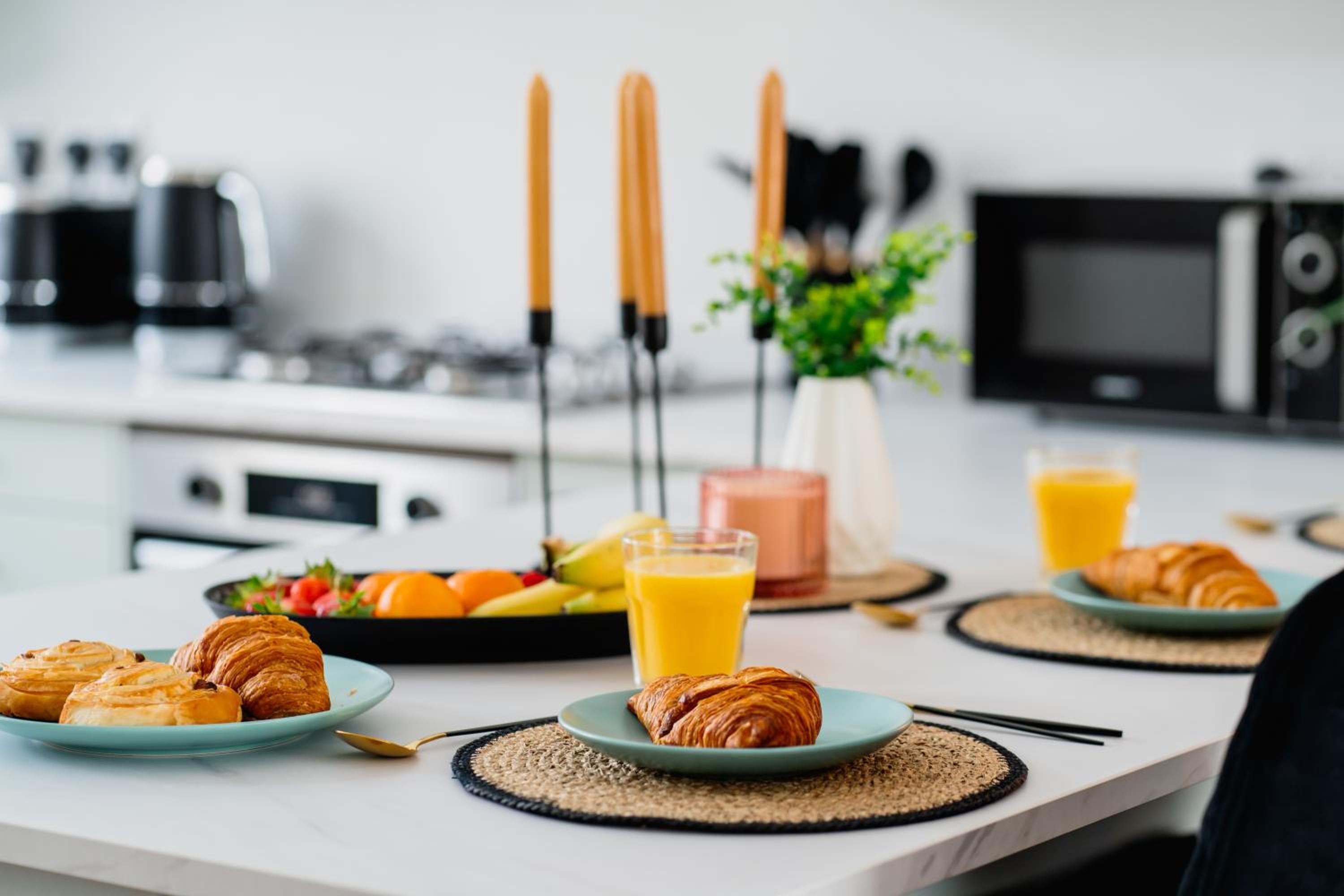 Modern Skipton House, Sleeps 5, Canal & Parking