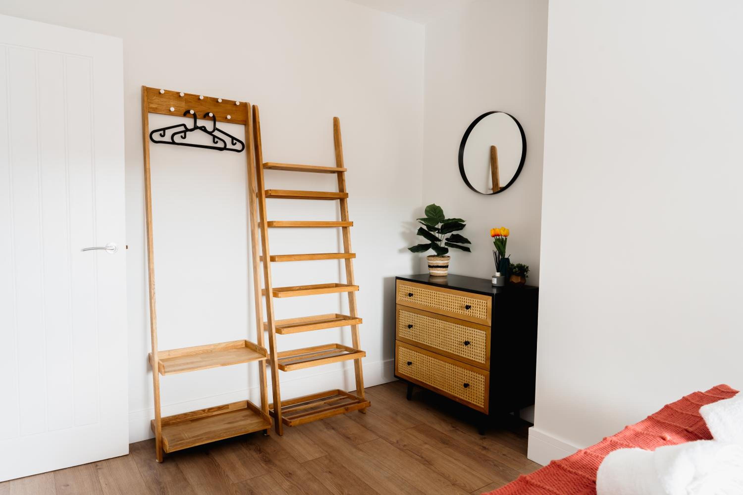 Modern Skipton House, Sleeps 5, Canal & Parking
