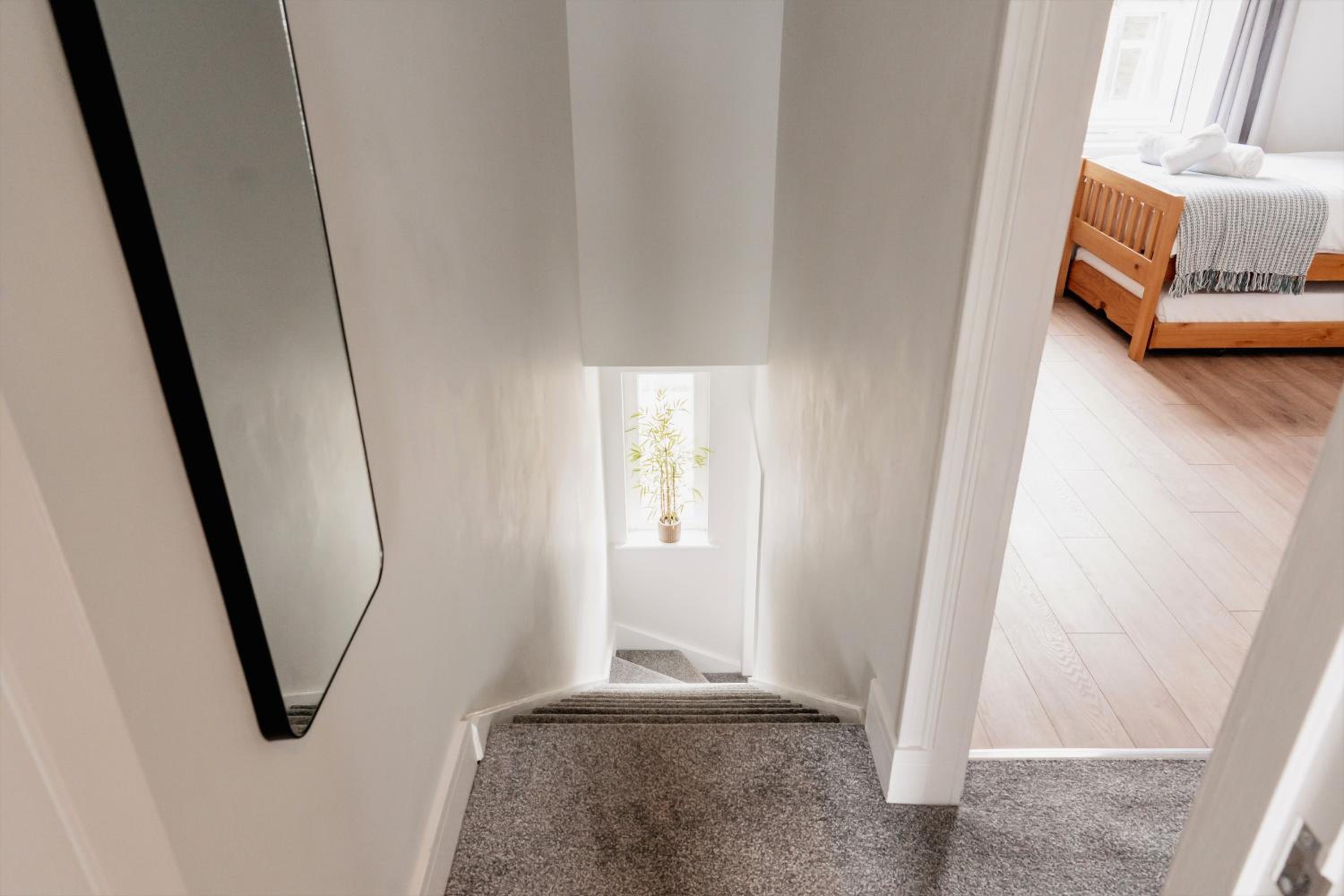 Modern Skipton House, Sleeps 5, Canal & Parking
