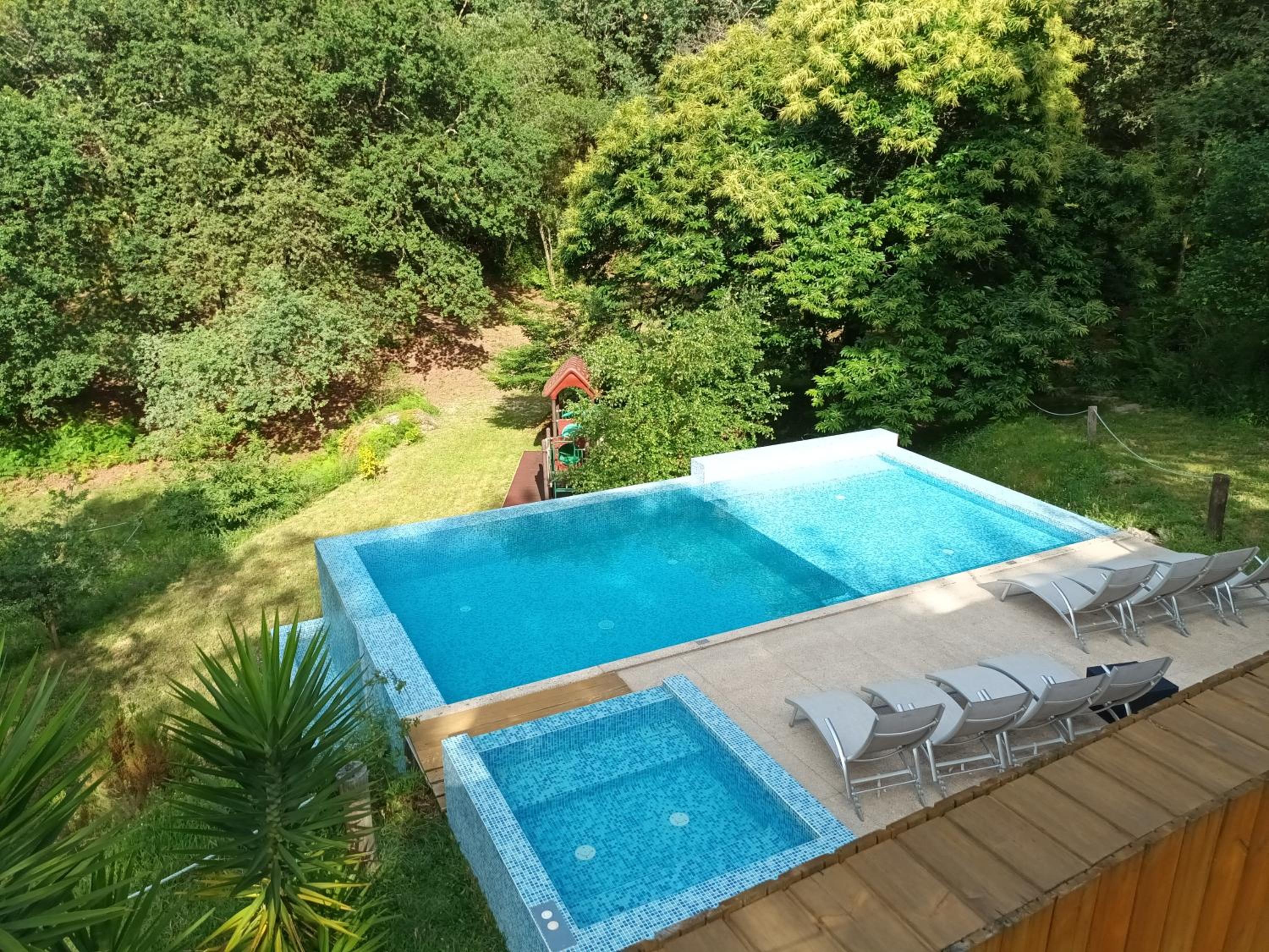 Casa com piscina privada e jacuzzi no Gerês
