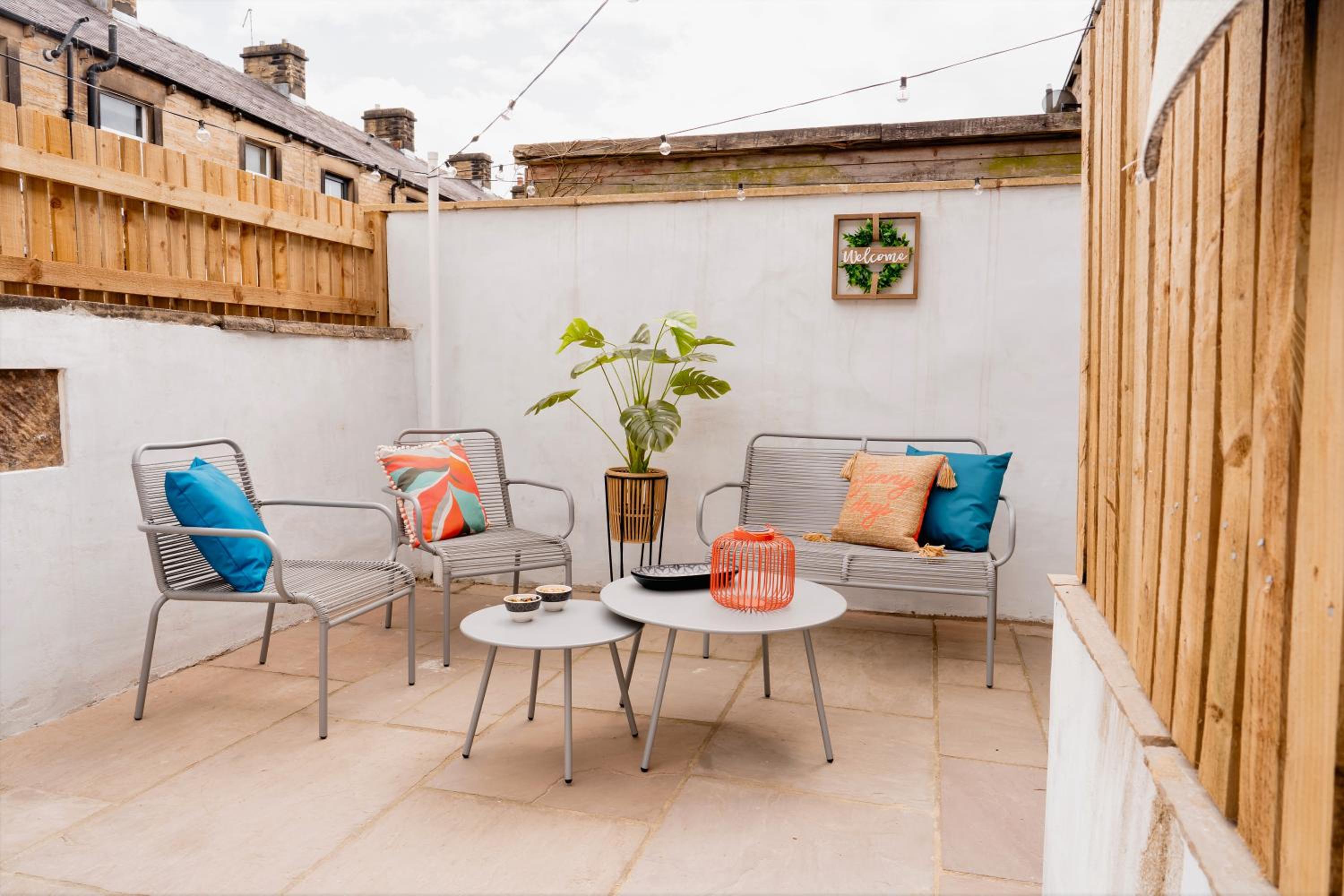 Modern Skipton House, Sleeps 5, Canal & Parking