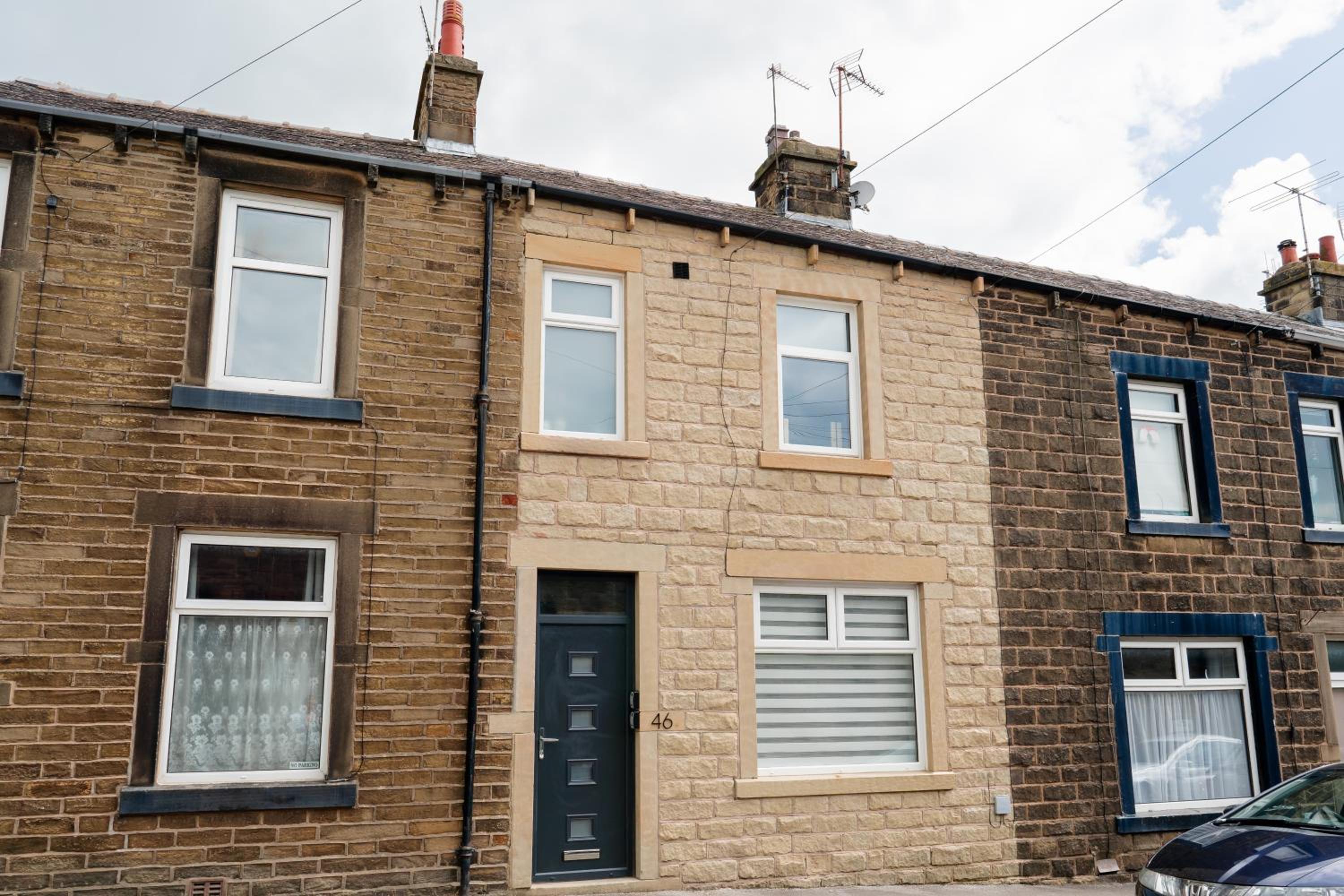 Modern Skipton House, Sleeps 5, Canal & Parking