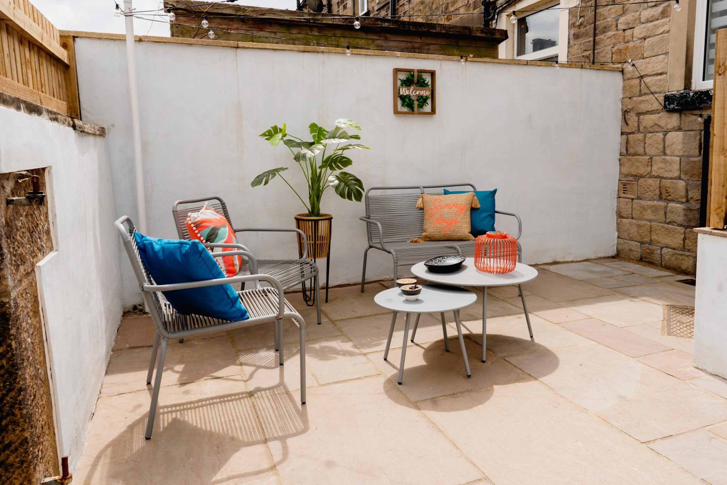 Modern Skipton House, Sleeps 5, Canal & Parking