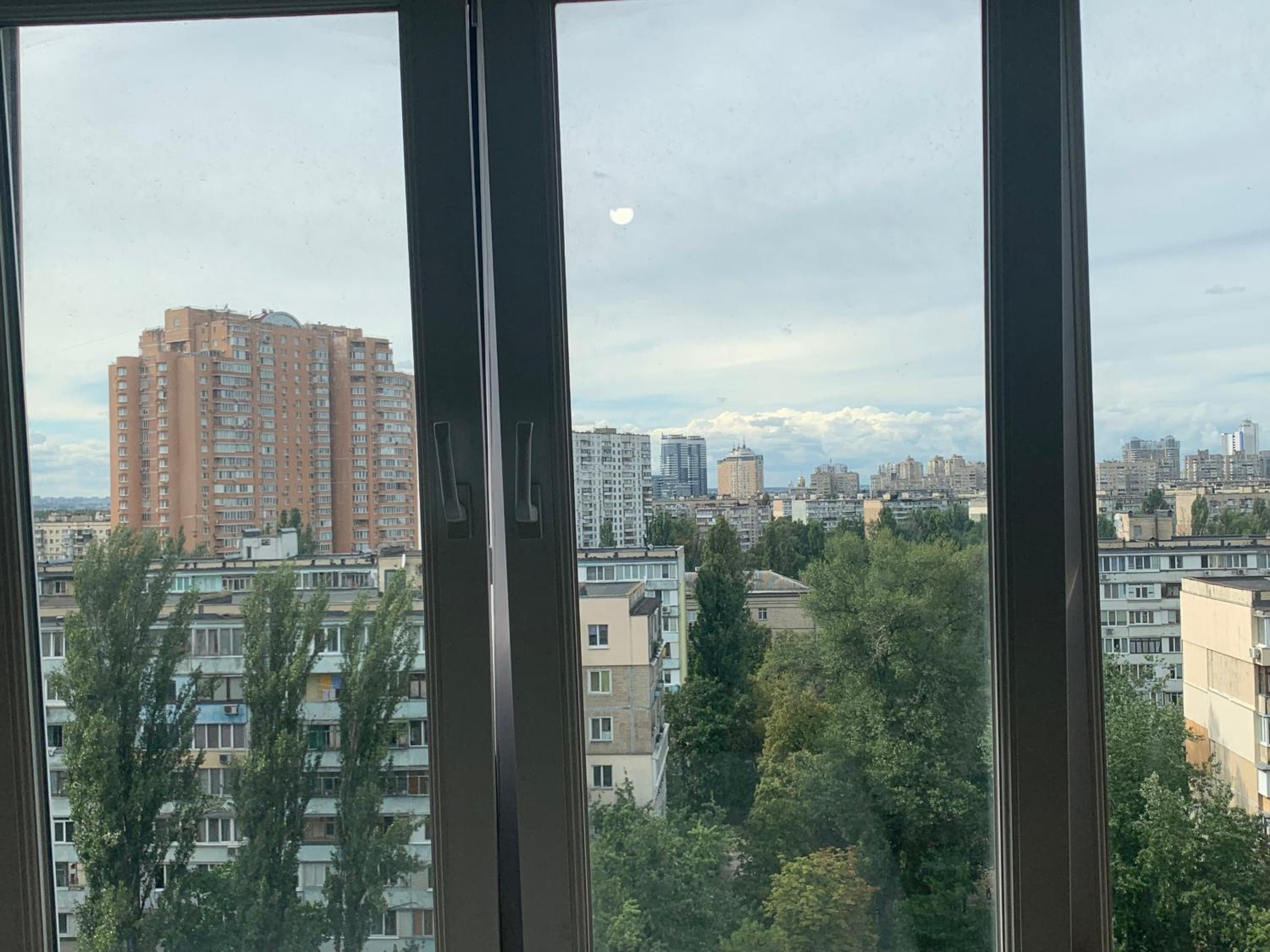 One bedroom on Rusanovka view 2