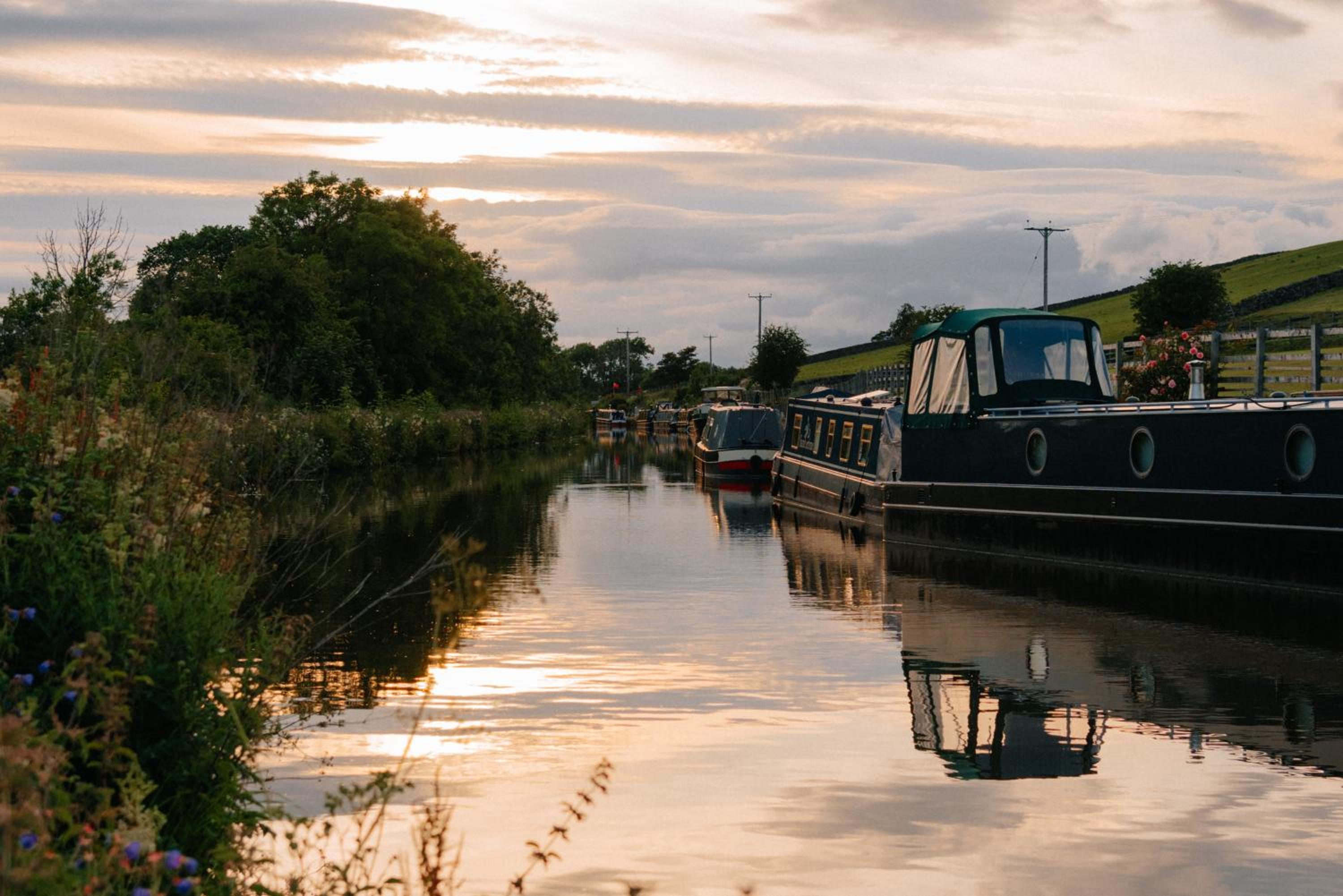 Modern Skipton House, Sleeps 5, Canal & Parking