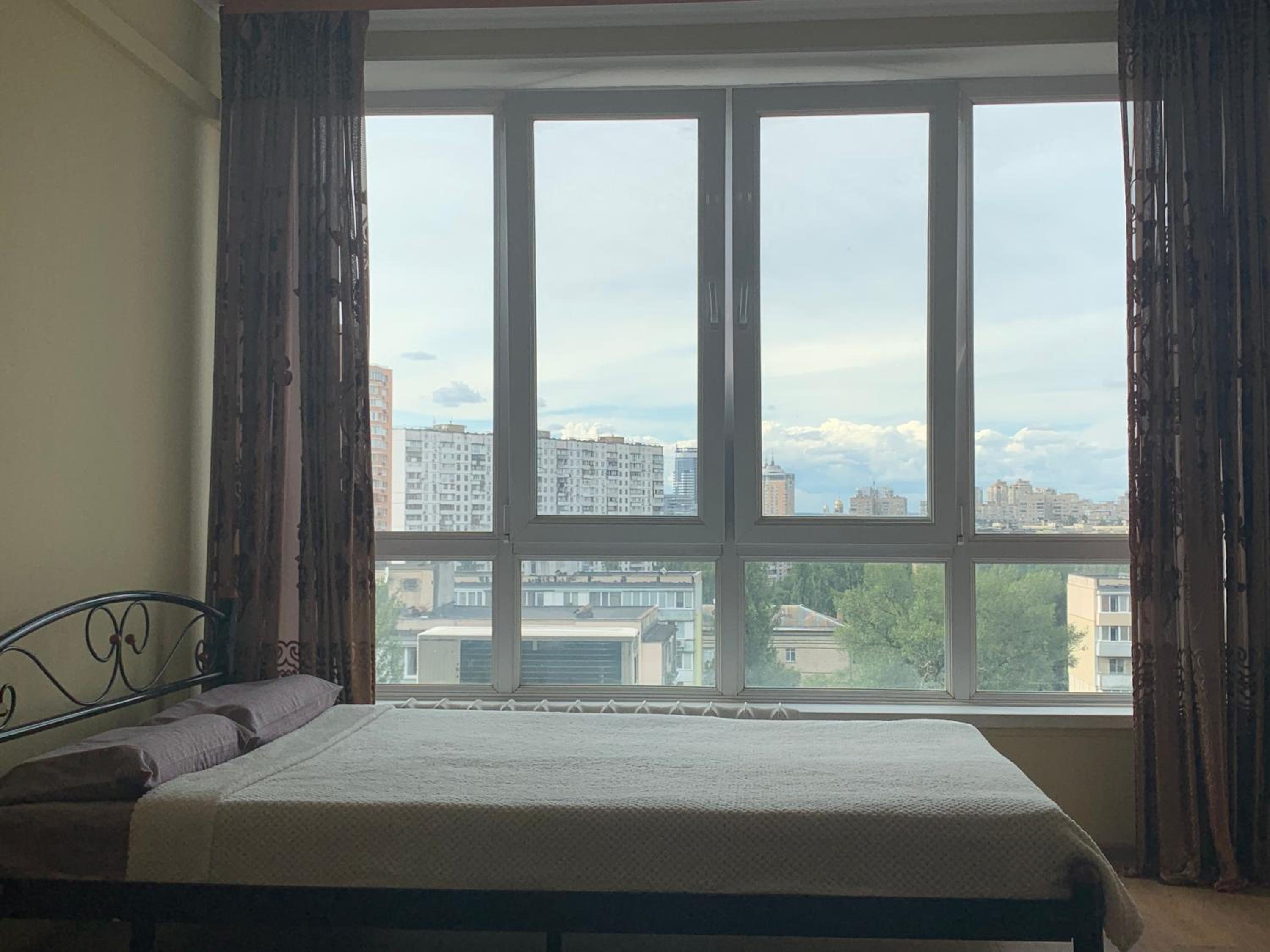 One bedroom on Rusanovka view 4