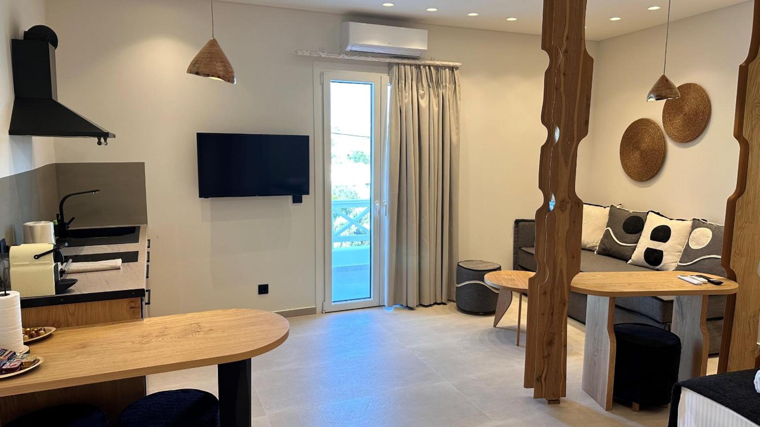 Aristotle Suites