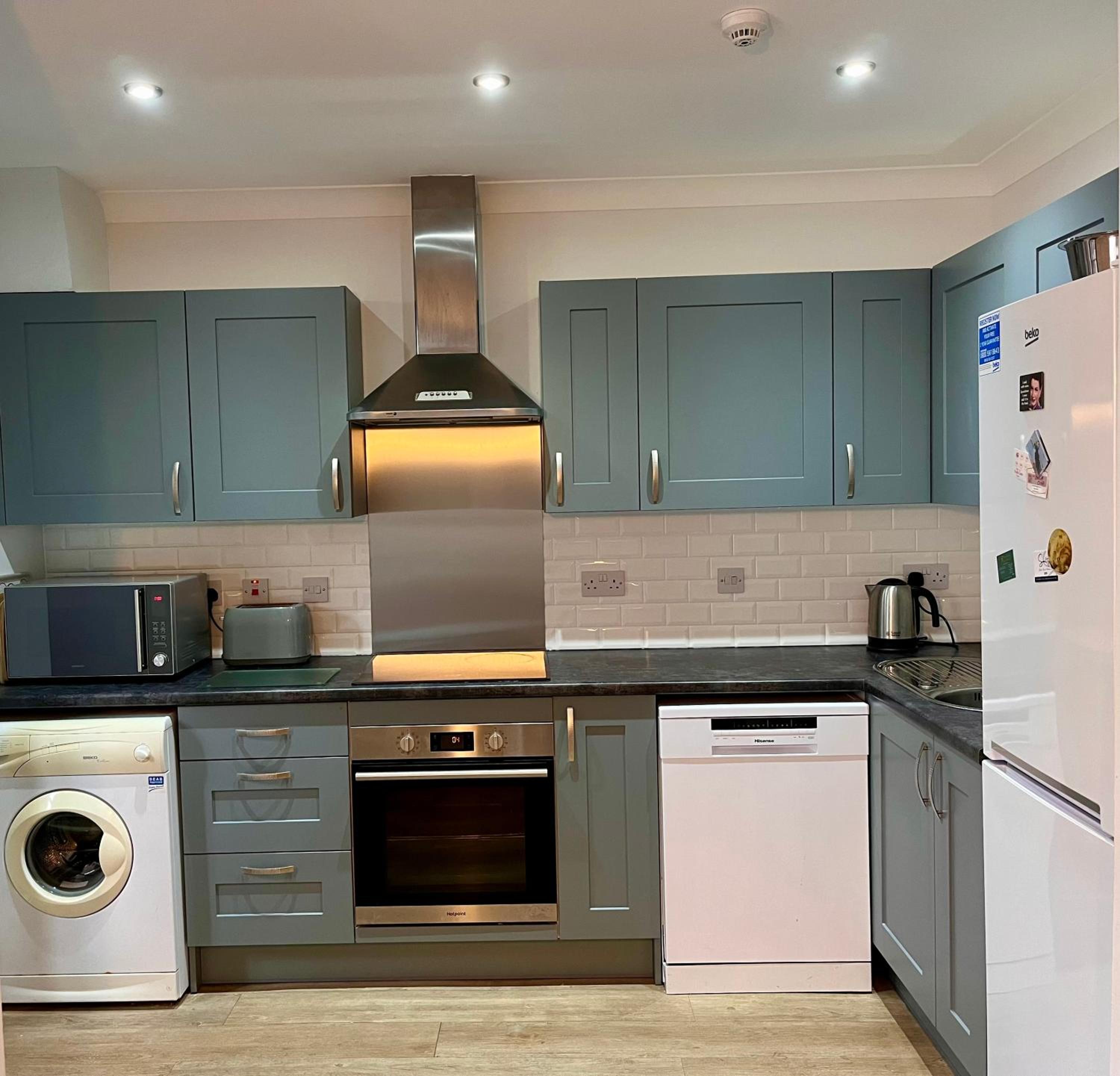 Flat 1 Flint House Tenby - 2 bedroom - garden - dog friendly view 3