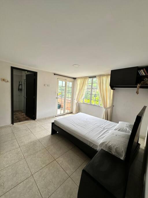 Villa Mercy, finca con jacuzzi cerca a Pereira
