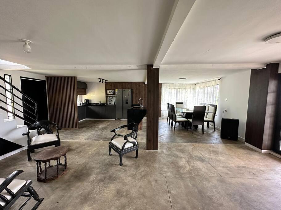 Villa Mercy, finca con jacuzzi cerca a Pereira