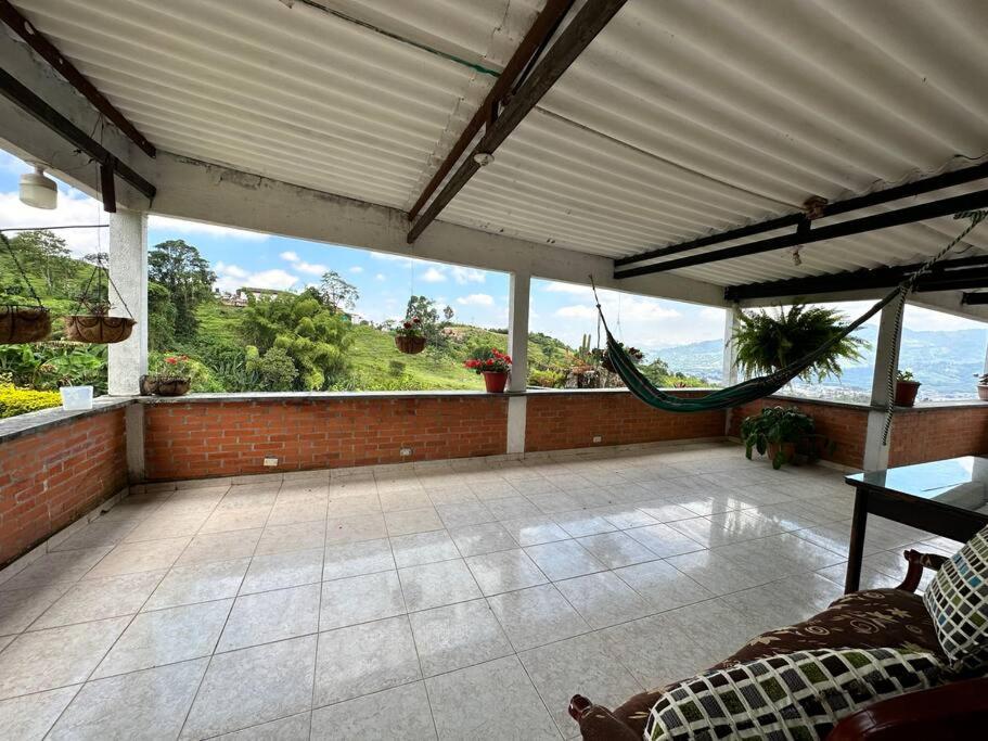 Villa Mercy, finca con jacuzzi cerca a Pereira